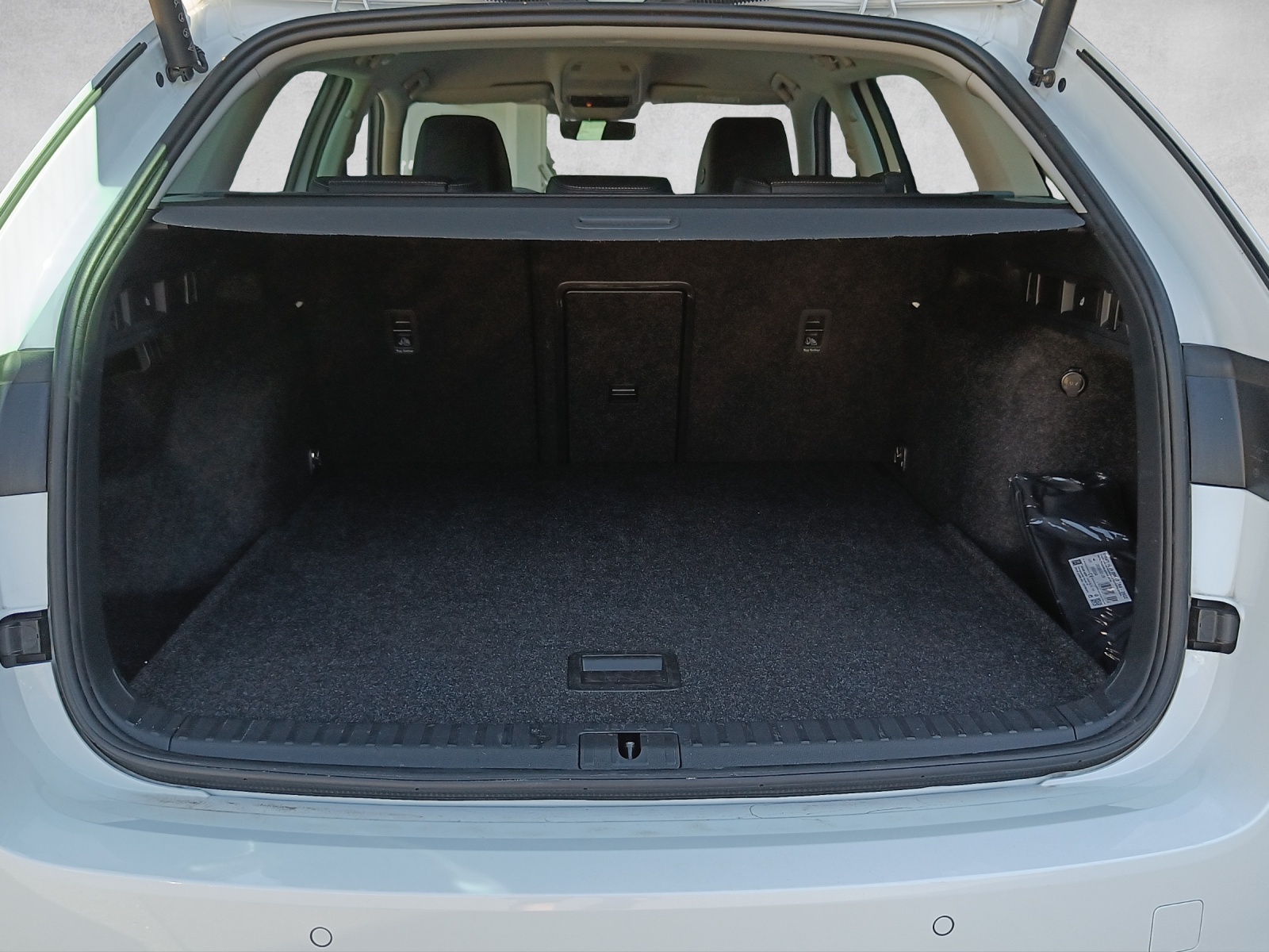 SKODA Octavia Combi 2.0 TSI Selection Tour 4x4 DSG*Matrix*Canton*Head Up*360° Kamera*-image-15