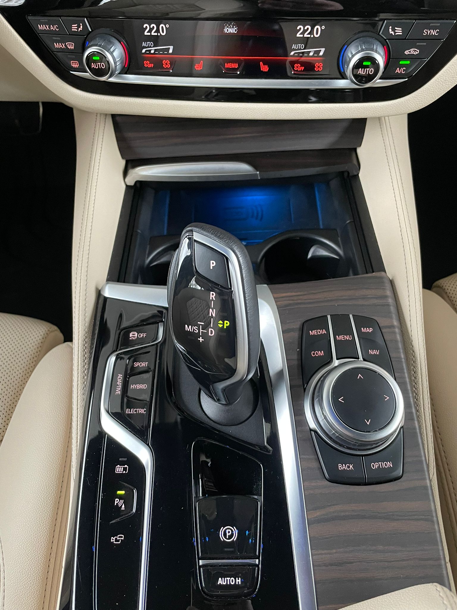 BMW 545e xDrive SAG-image-10