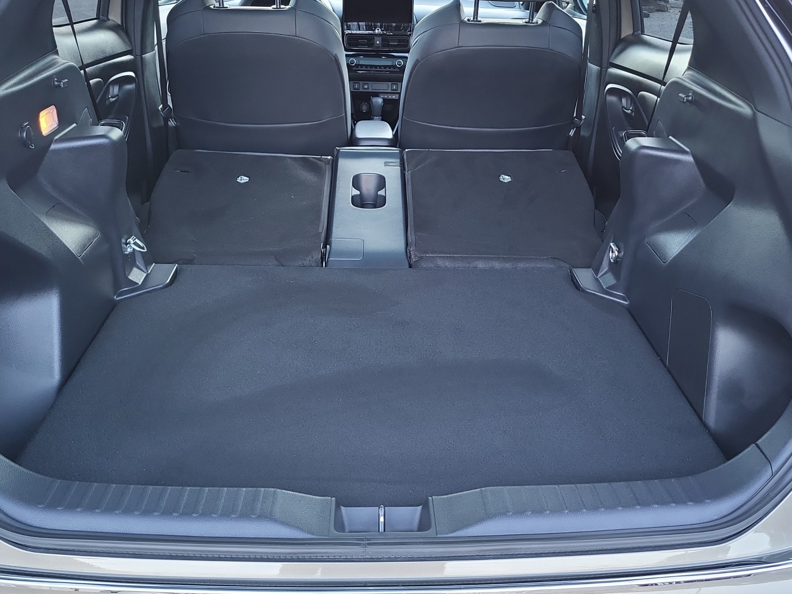 TOYOTA Yaris Cross 1.5 VVT-i HSD Premiere Edition AWD-i-image-16