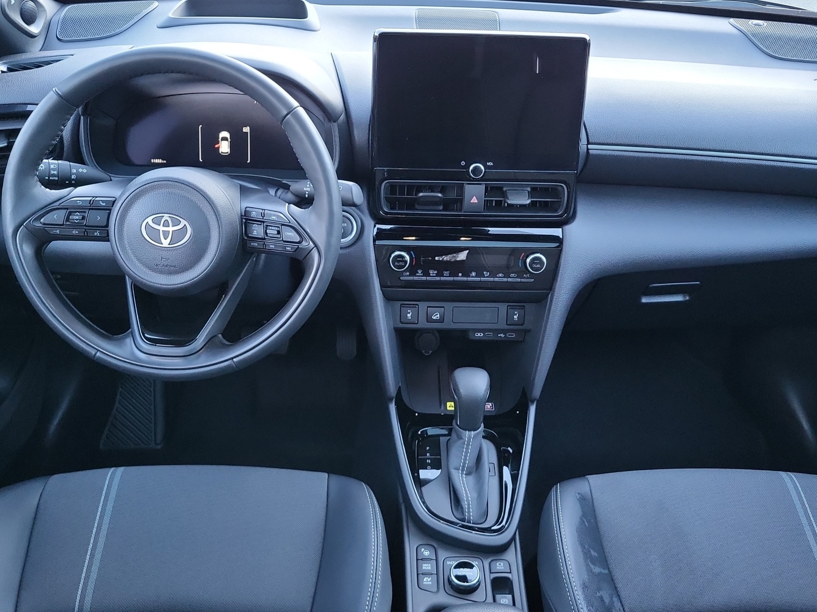 TOYOTA Yaris Cross 1.5 VVT-i HSD Premiere Edition AWD-i-image-13