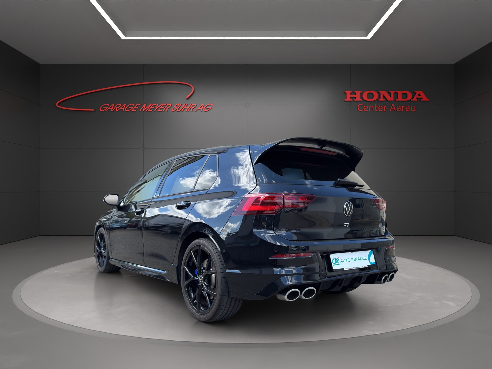 VW Golf VIII 2.0 TSI R DSG 4motion-image-4