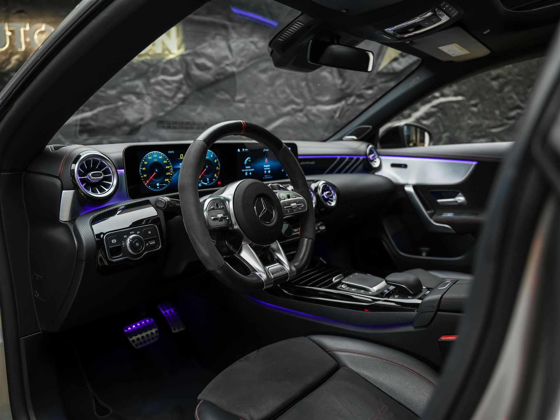 MERCEDES-BENZ CLA 45 S AMG 4Matic+ 8G-DCT *Panorama*Haed-Up*Burmester*-image-8