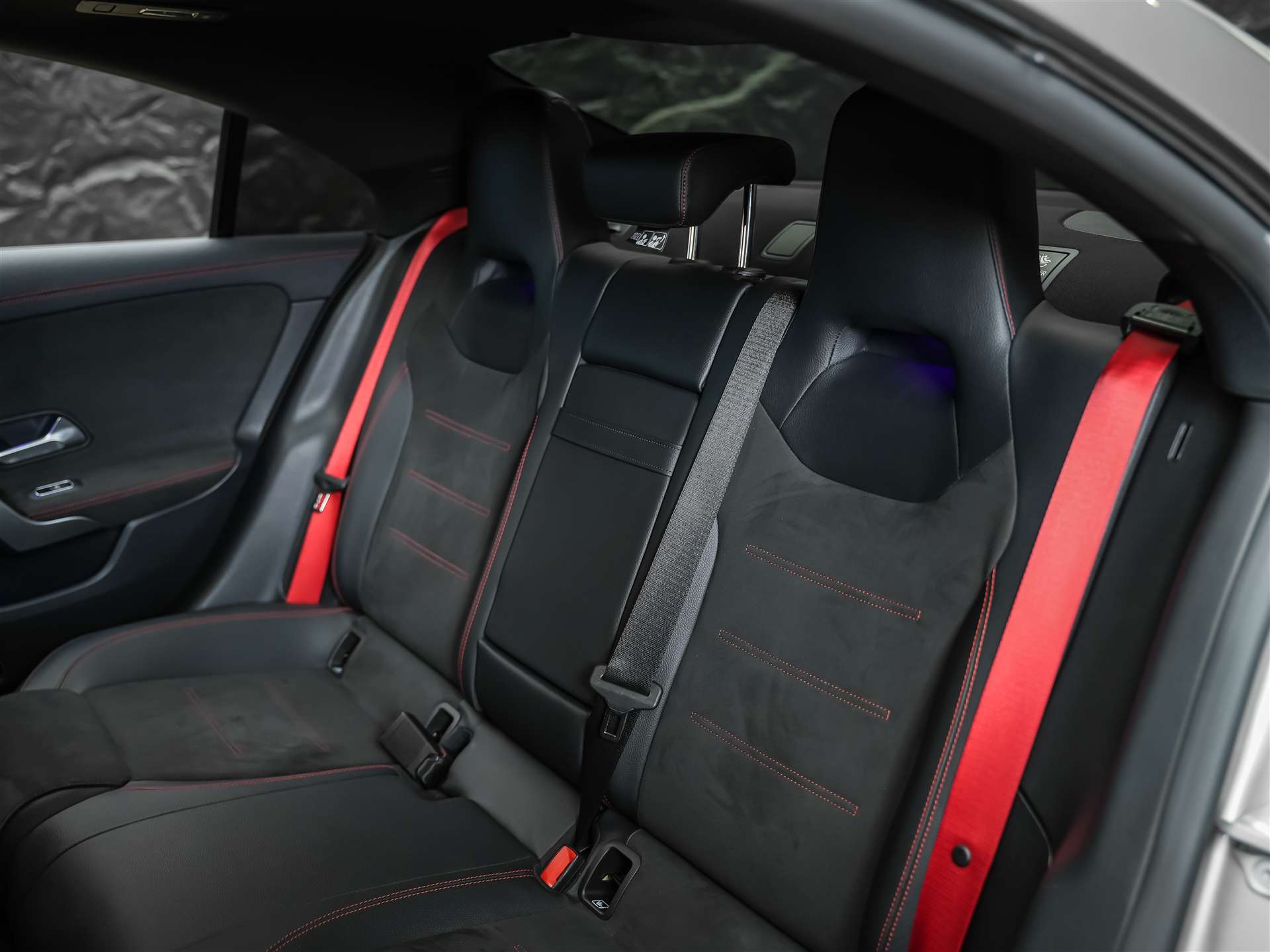 MERCEDES-BENZ CLA 45 S AMG 4Matic+ 8G-DCT *Panorama*Haed-Up*Burmester*-image-12