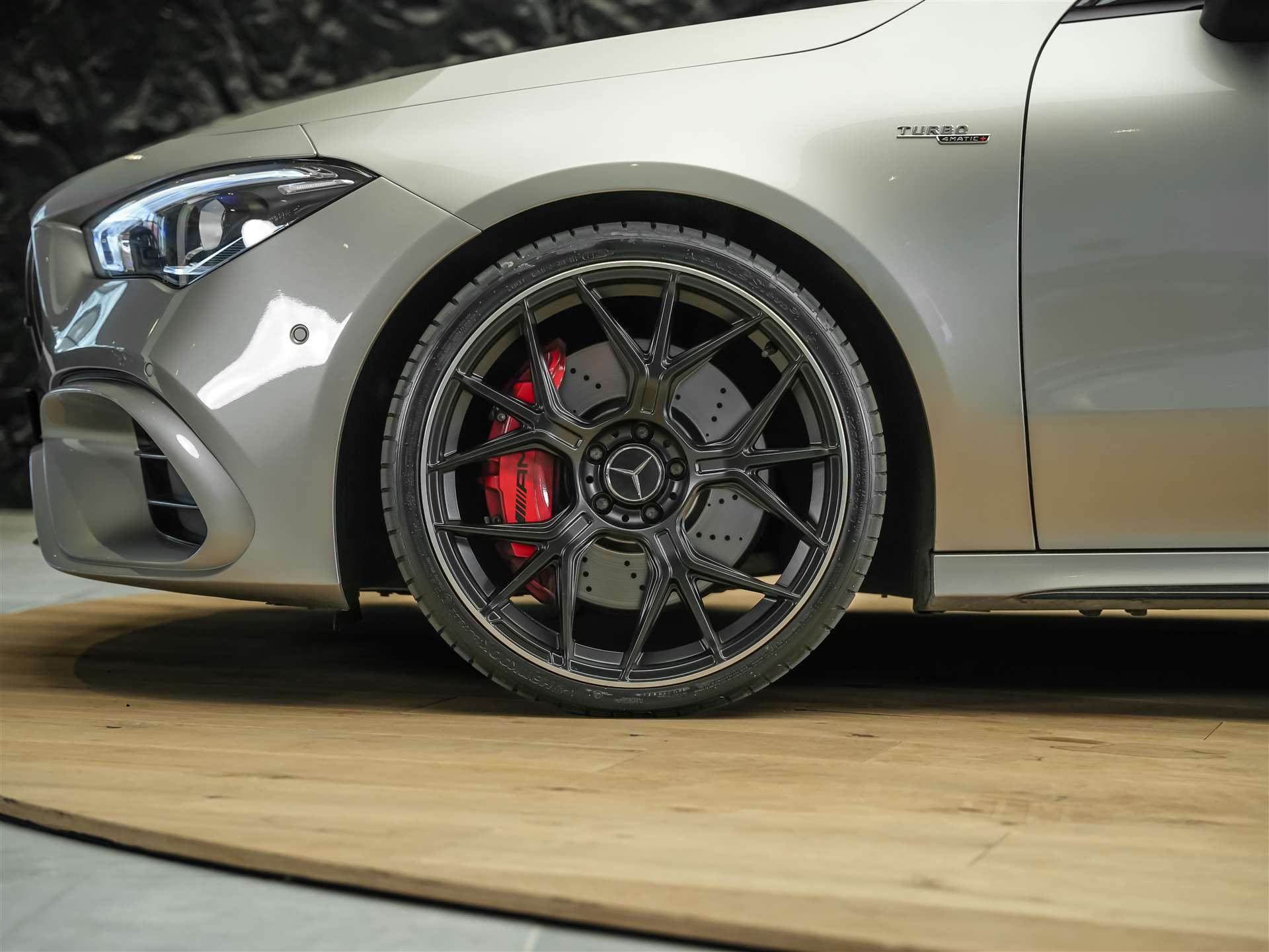 MERCEDES-BENZ CLA 45 S AMG 4Matic+ 8G-DCT *Panorama*Haed-Up*Burmester*-image-16