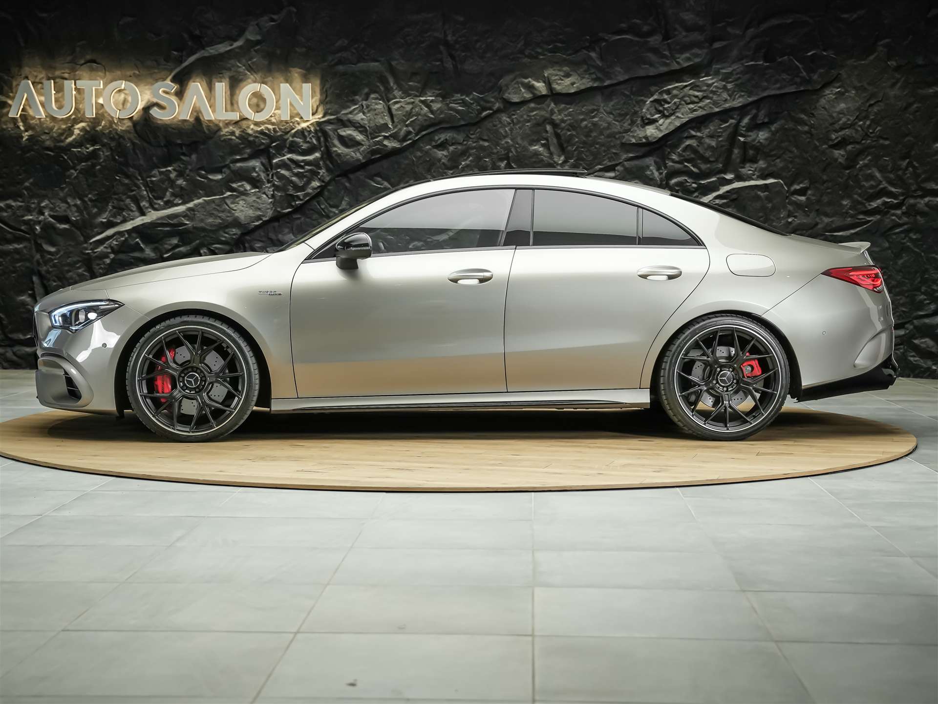MERCEDES-BENZ CLA 45 S AMG 4Matic+ 8G-DCT *Panorama*Haed-Up*Burmester*-showroom-element-2