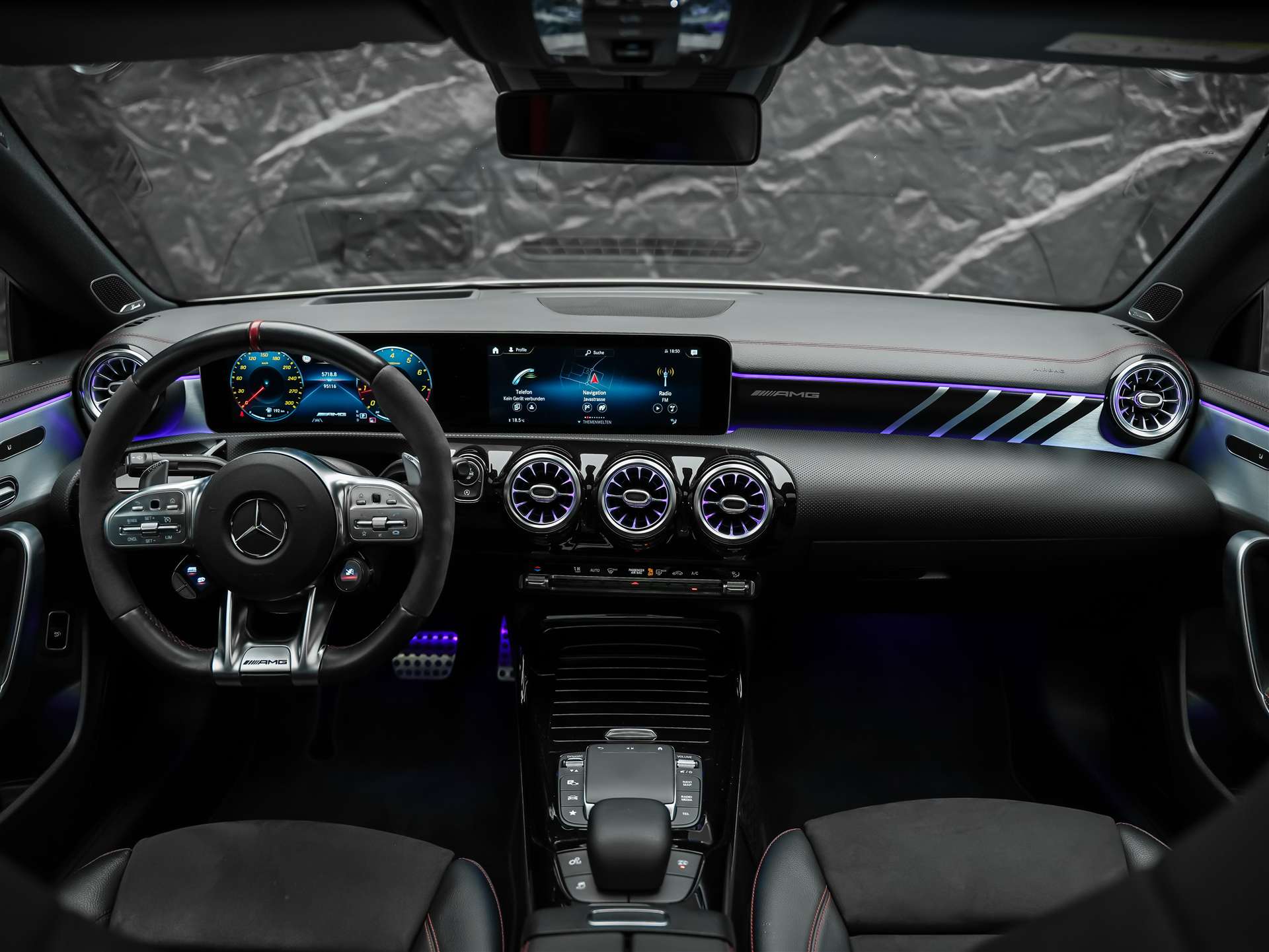 MERCEDES-BENZ CLA 45 S AMG 4Matic+ 8G-DCT *Panorama*Haed-Up*Burmester*-image-22