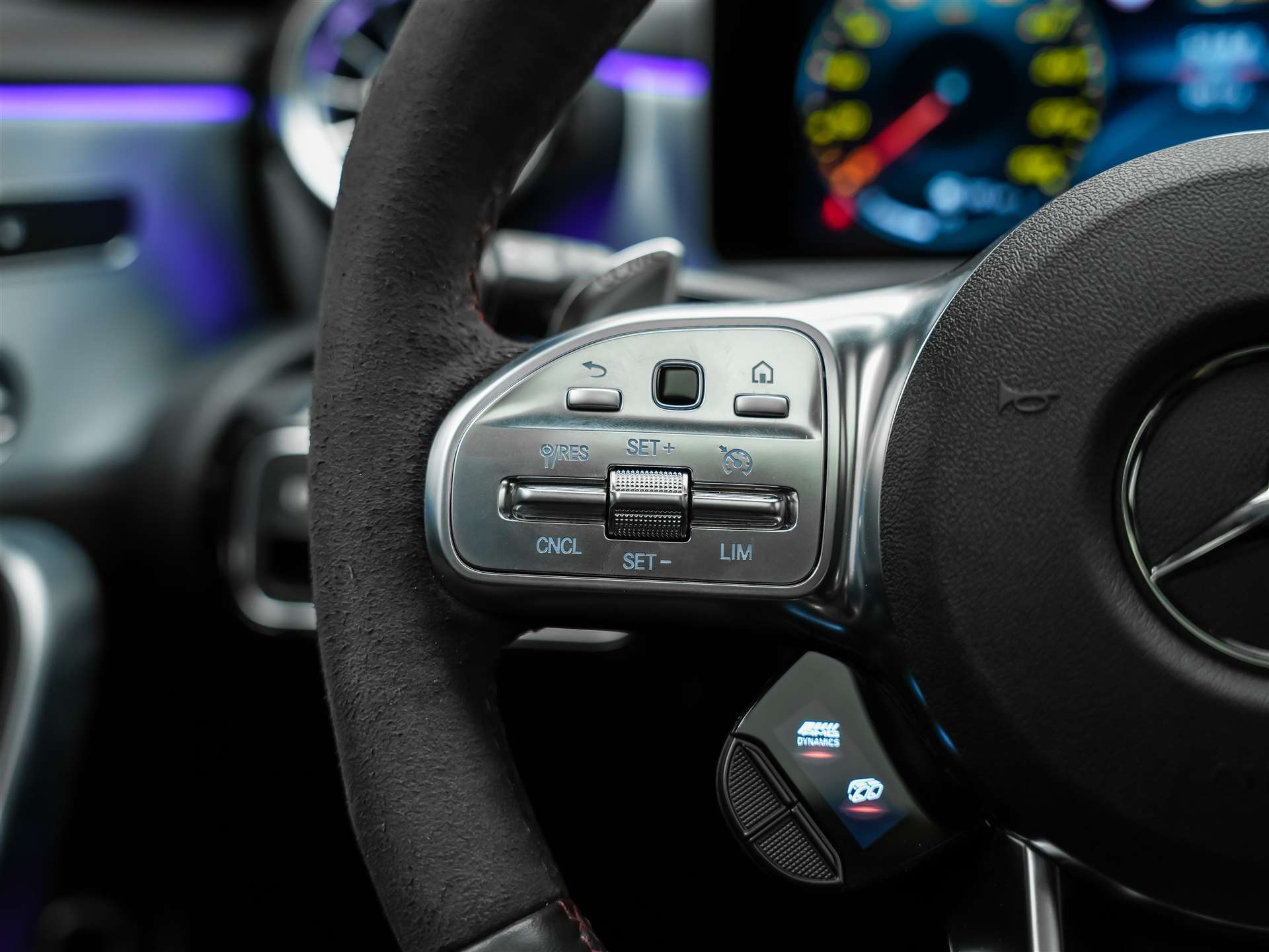 MERCEDES-BENZ CLA 45 S AMG 4Matic+ 8G-DCT *Panorama*Haed-Up*Burmester*-image-28
