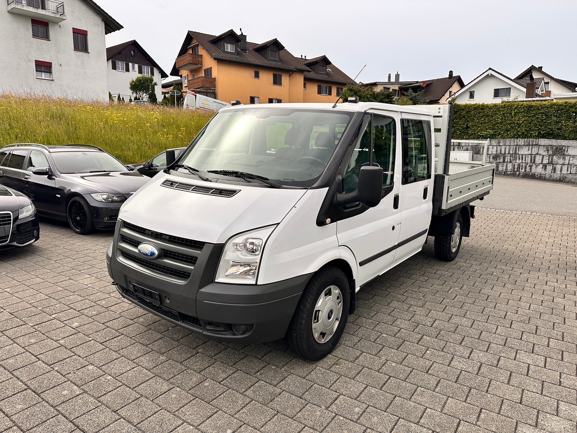 FORD Transit-showroom-element-1