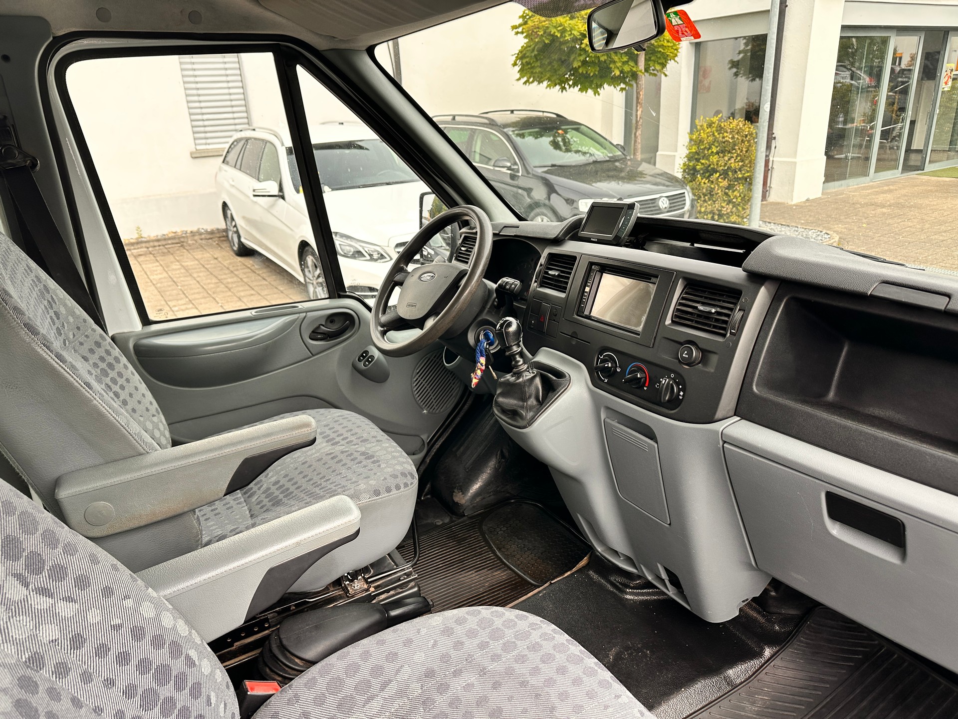 FORD Transit-showroom-element-2
