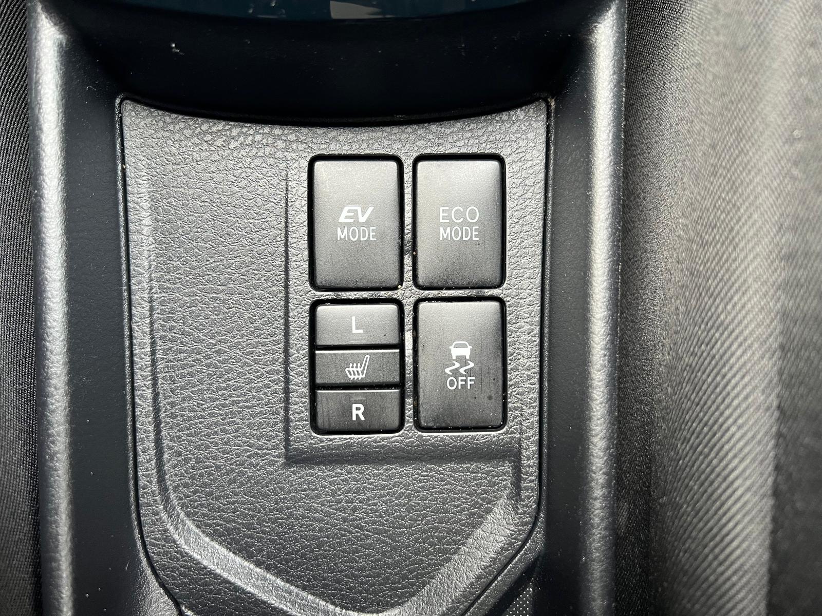 TOYOTA Yaris 1.5 VVT-i HSD Premium-image-13