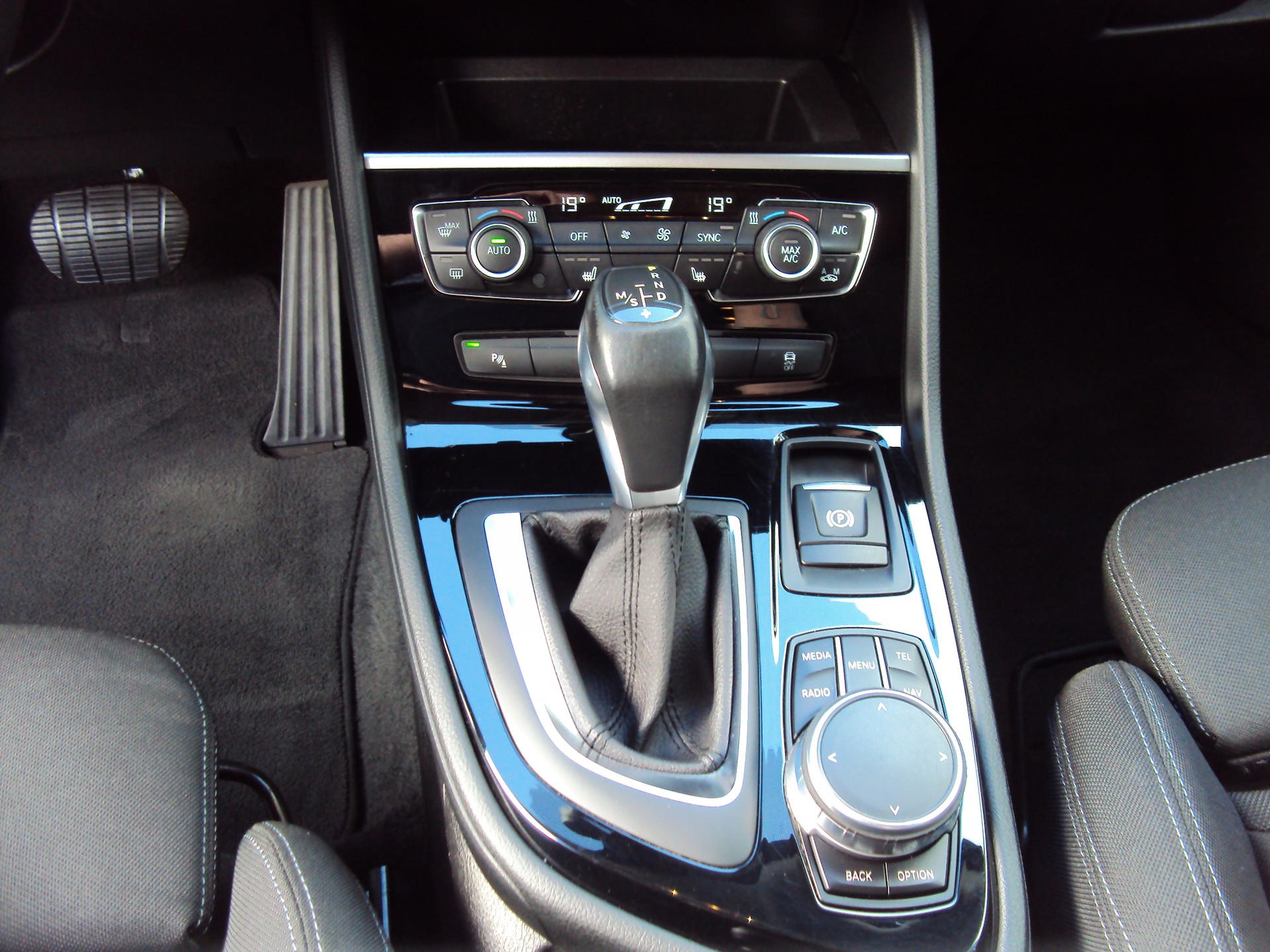 BMW 220d xDrive Gran Tourer Steptronic-image-11