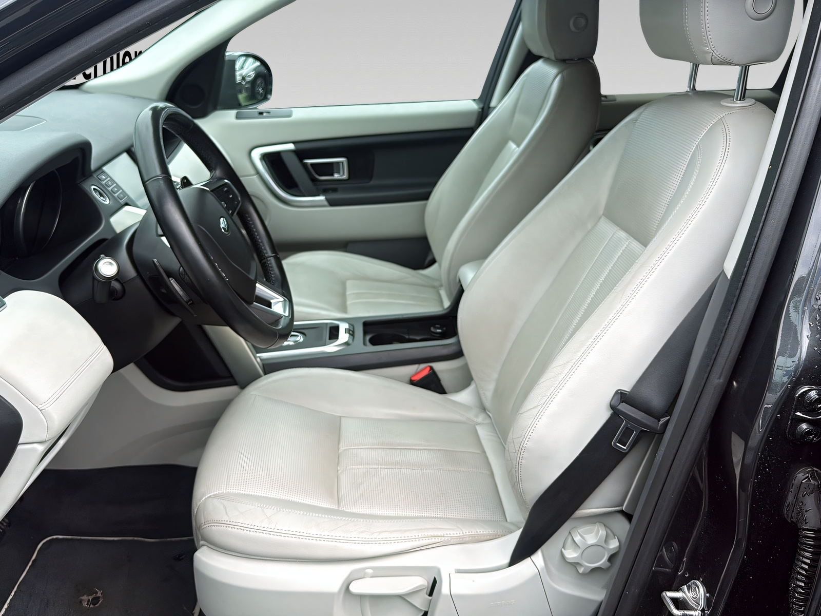 LAND ROVER Discovery Sport 2.0 TD4 HSE AT9-image-9