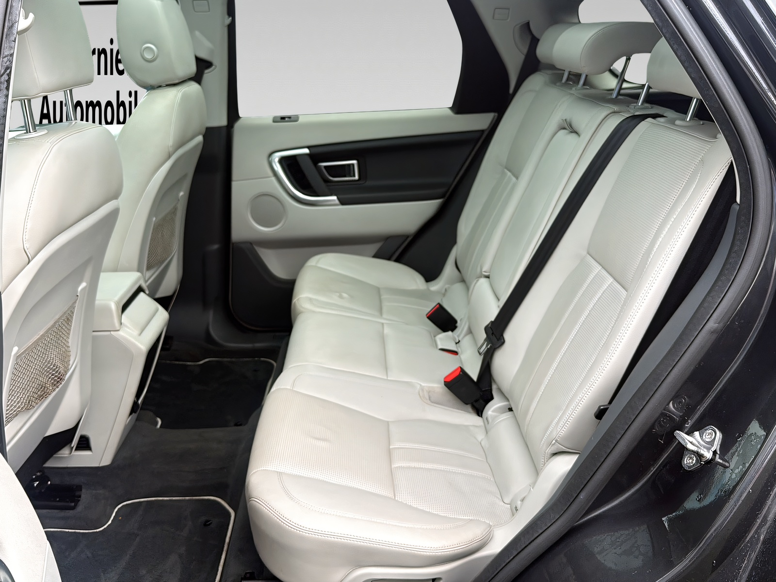 LAND ROVER Discovery Sport 2.0 TD4 HSE AT9-image-13
