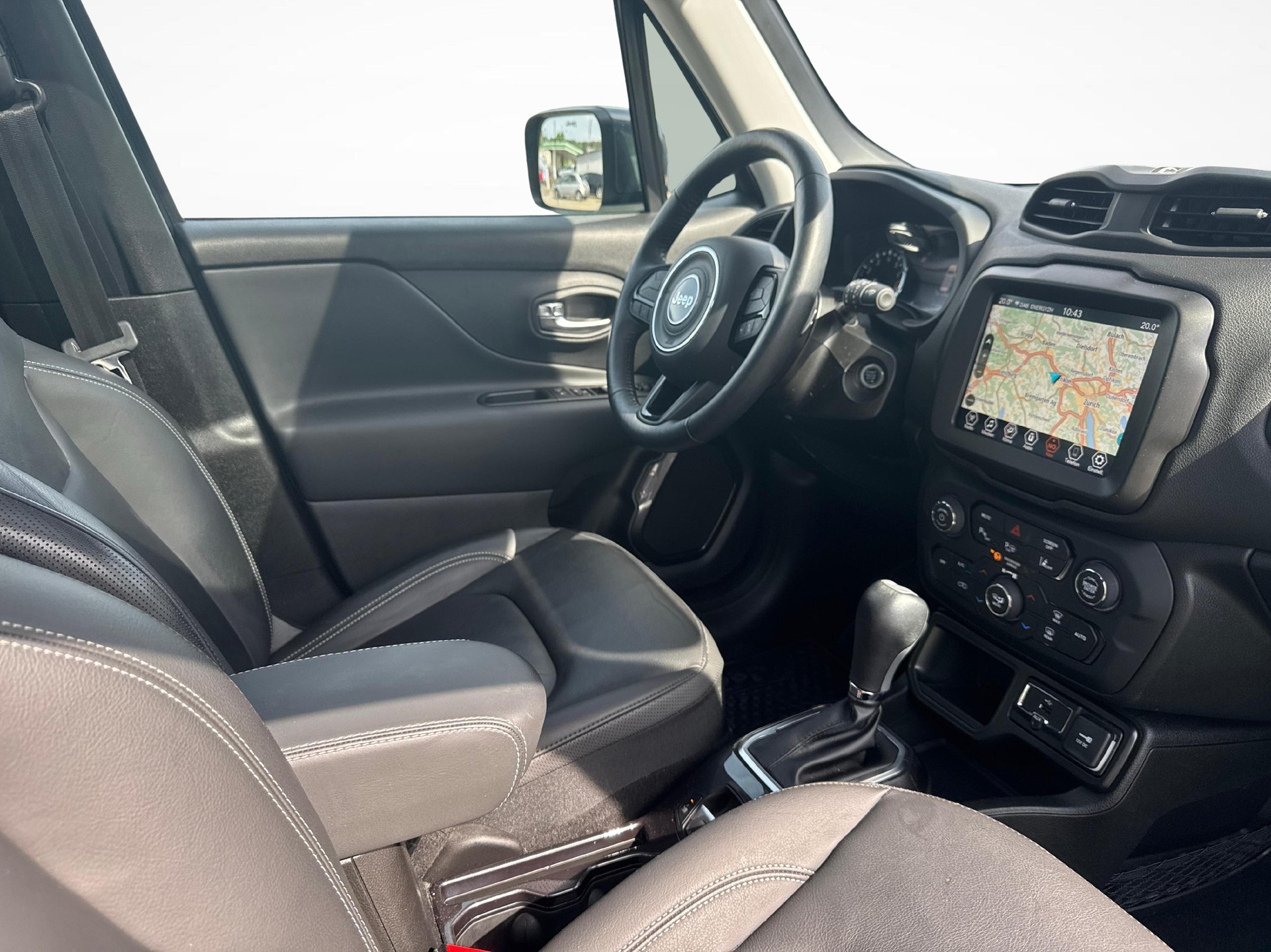 JEEP Renegade 1.5 Turbo S / Jetzt mit attraktivem 1.99% Leasing-image-9