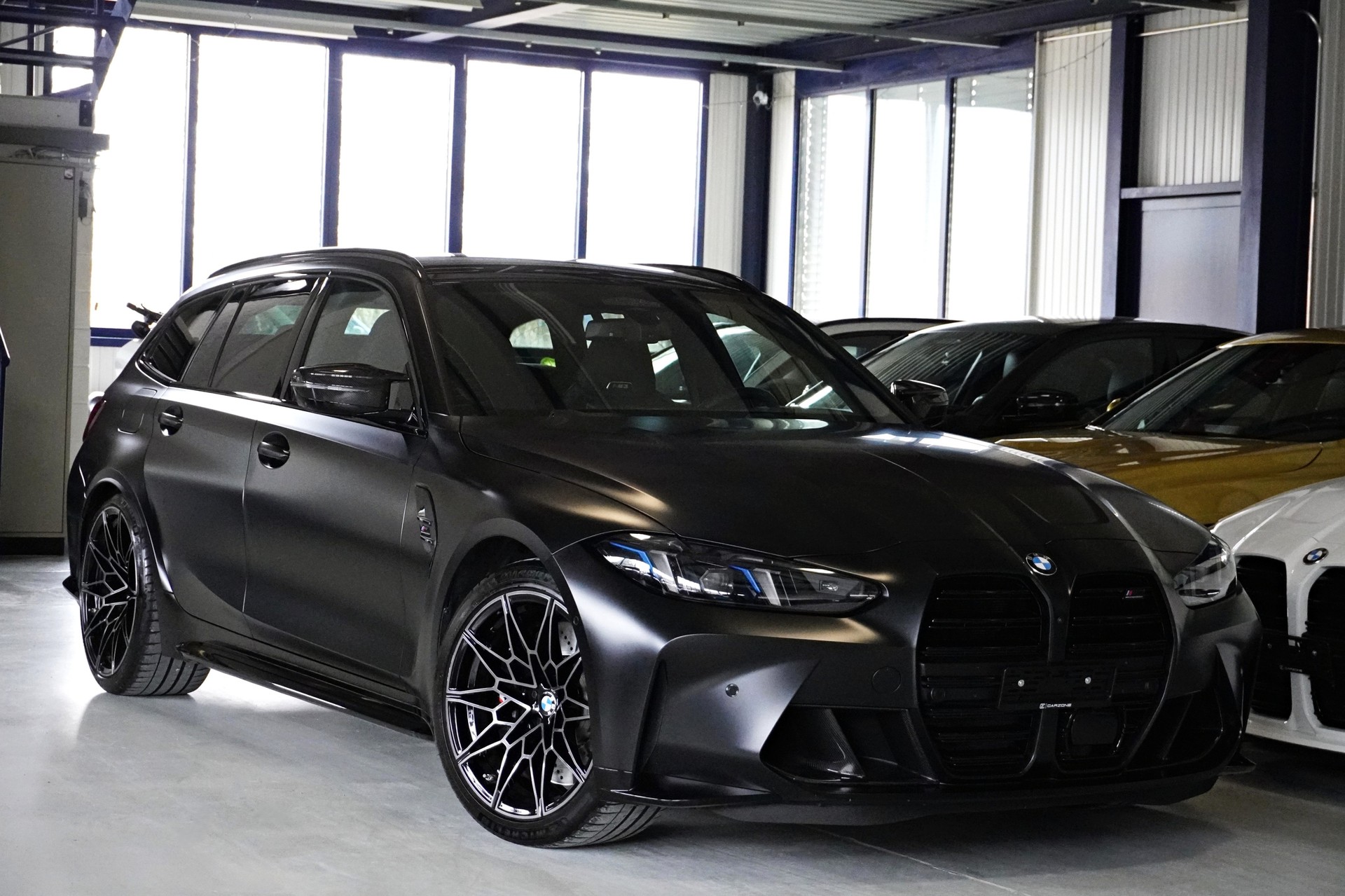 BMW M3 Touring xDrive Competition M // SONDERLACKIERUNG FROZEN BLACK // CARBON PAKET //