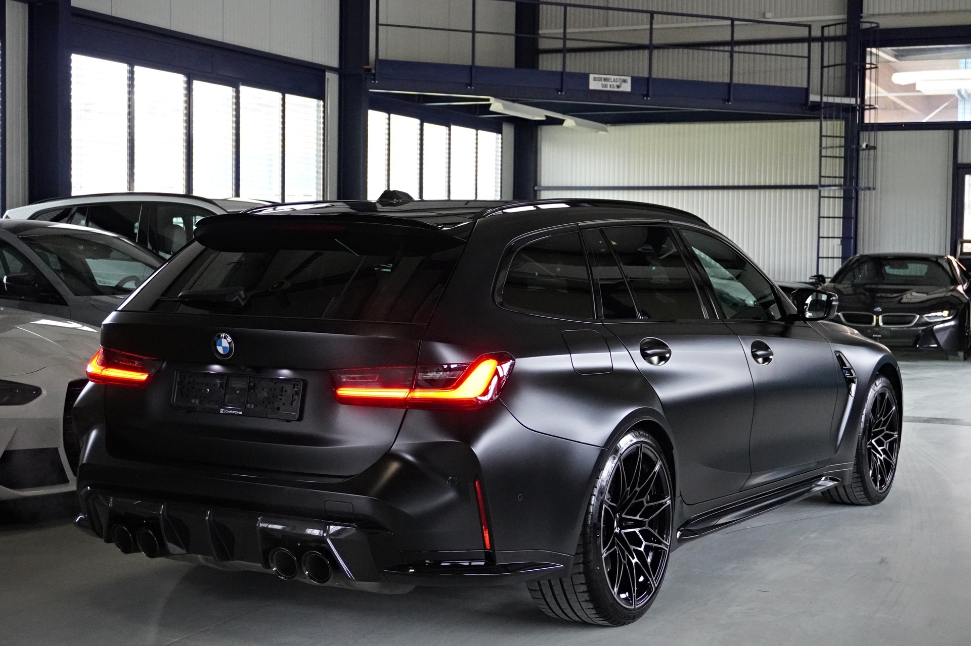 BMW M3 Touring xDrive Competition M // SONDERLACKIERUNG FROZEN BLACK // CARBON PAKET //-image-3