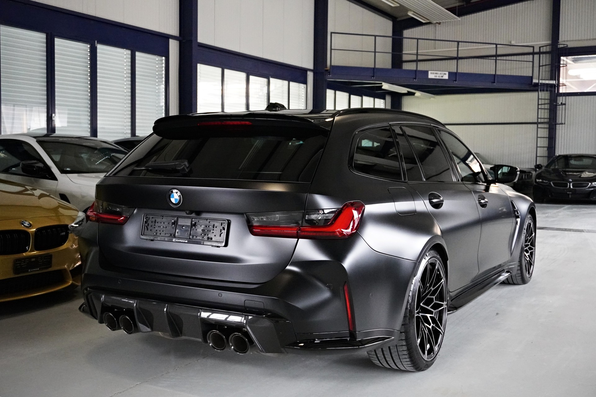BMW M3 Touring xDrive Competition M // SONDERLACKIERUNG FROZEN BLACK // CARBON PAKET //-image-4