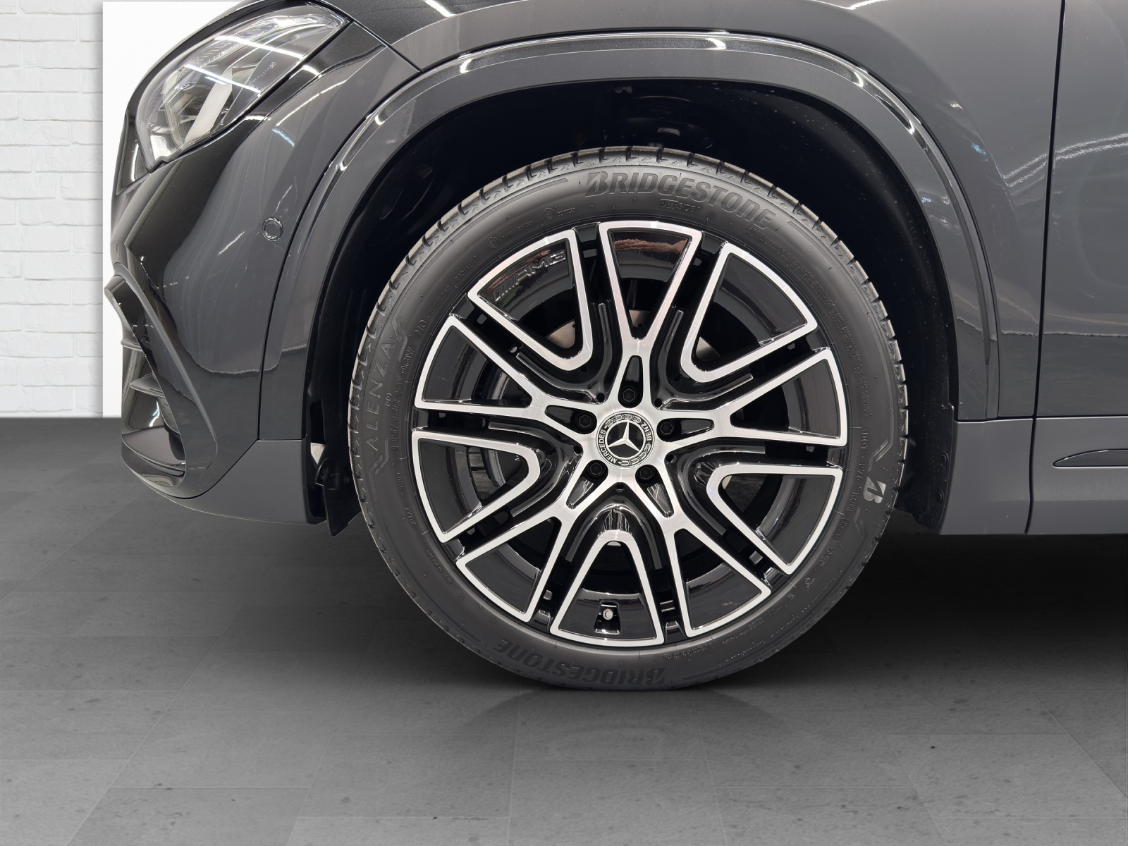 MERCEDES-BENZ GLA 220 d AMG Line 4Matic Swiss Star-image-5