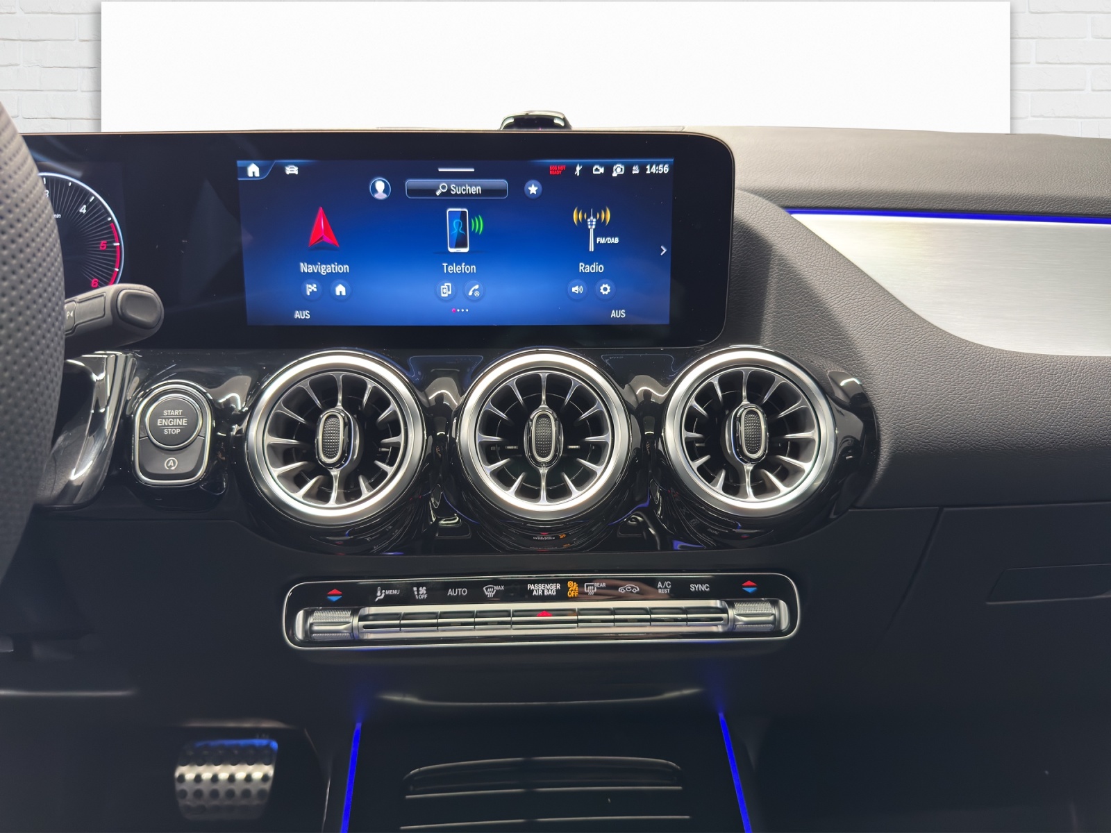 MERCEDES-BENZ GLA 220 d AMG Line 4Matic Swiss Star-image-8
