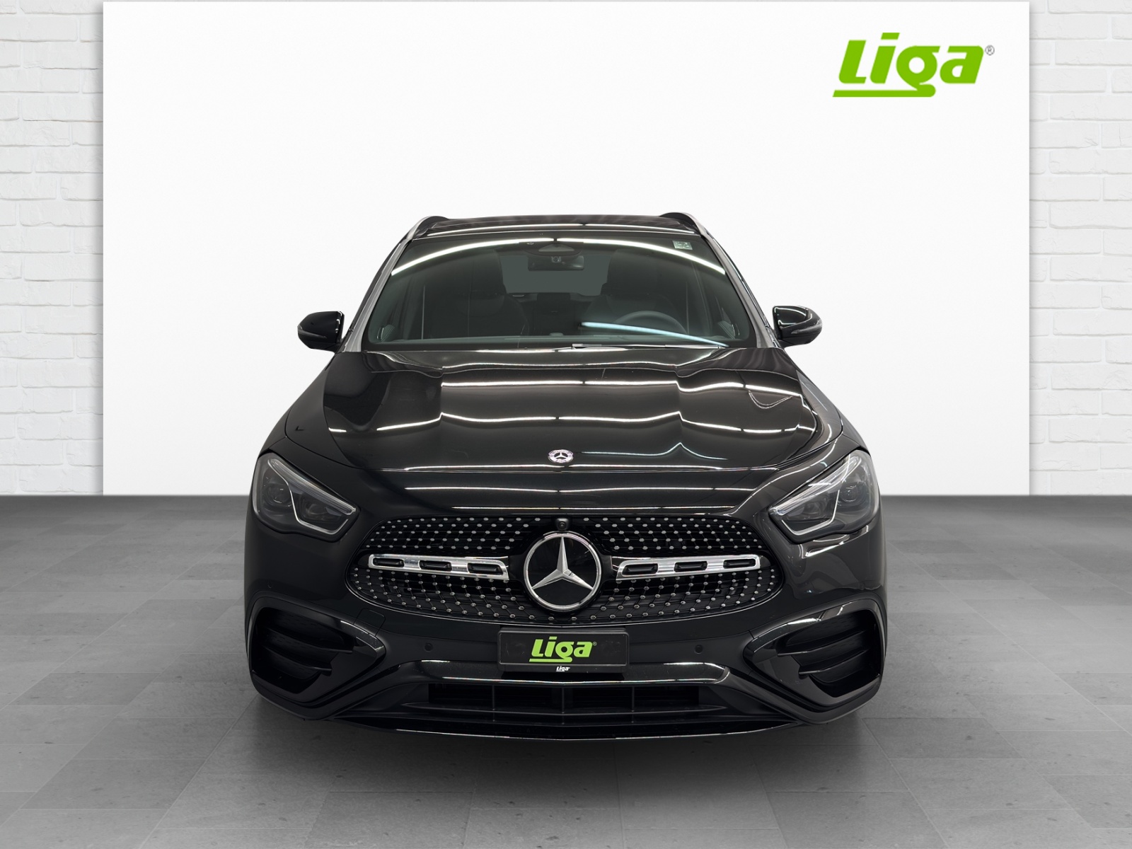 MERCEDES-BENZ GLA 220 d AMG Line 4Matic Swiss Star-showroom-element-2