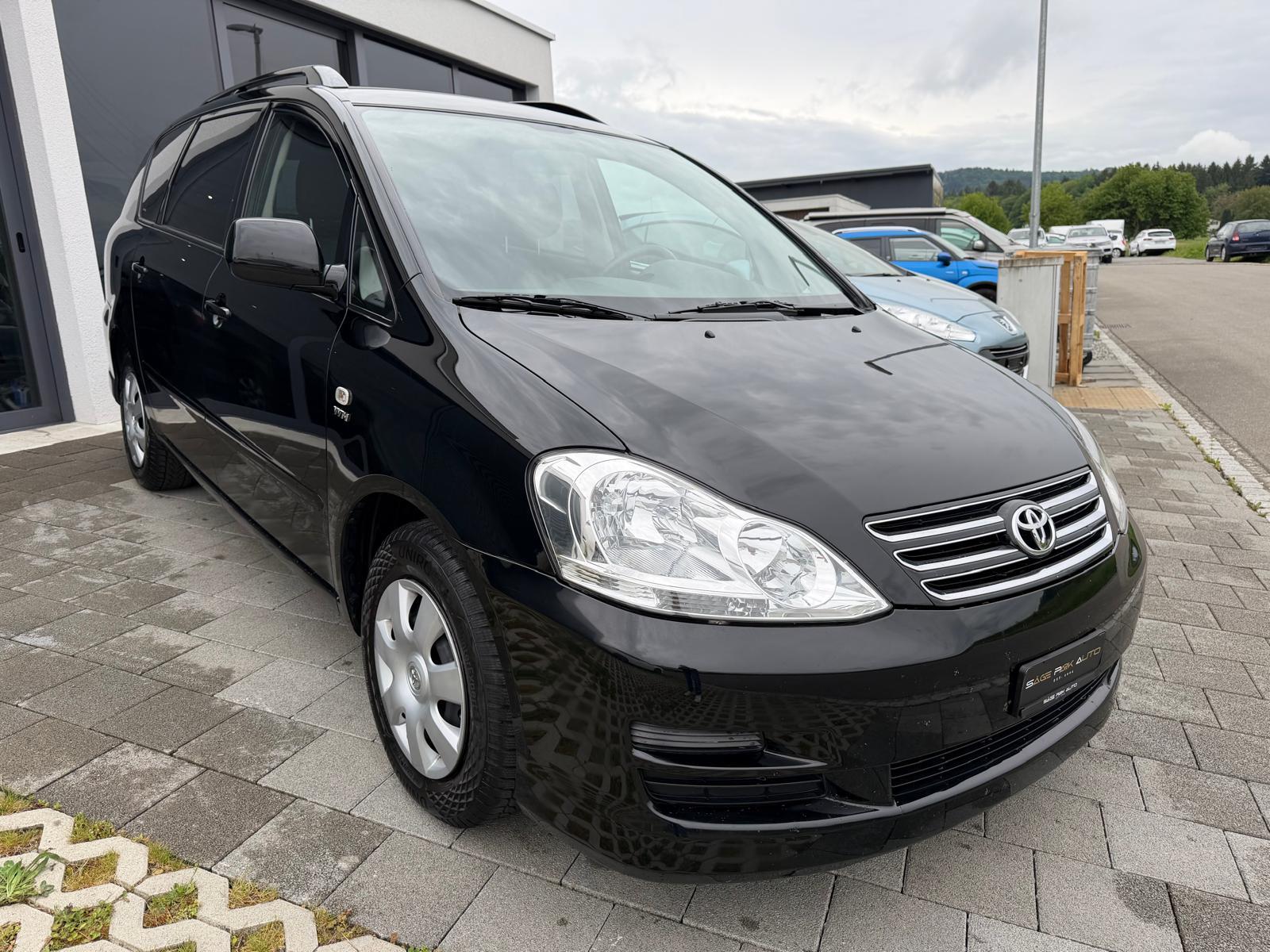 TOYOTA Avensis Verso 2.0 VVT-i Linea Terra-showroom-element-1