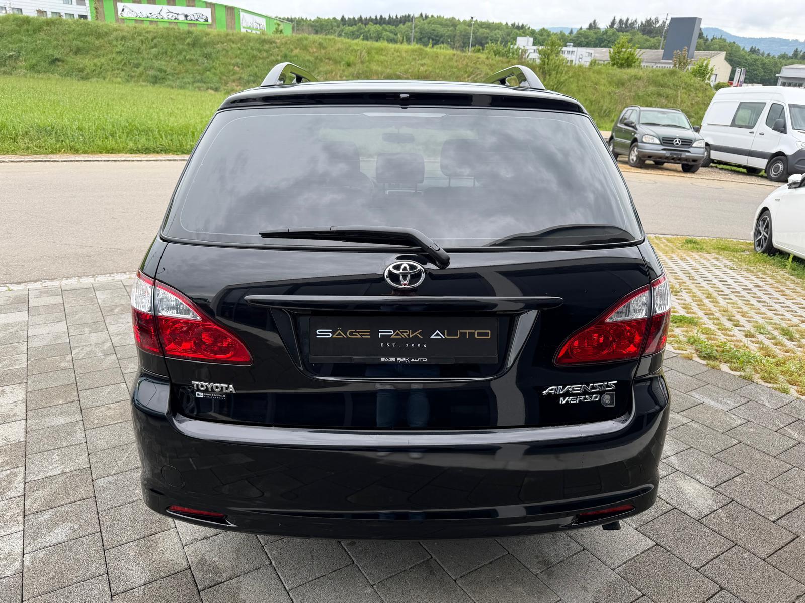 TOYOTA Avensis Verso 2.0 VVT-i Linea Terra-image-4
