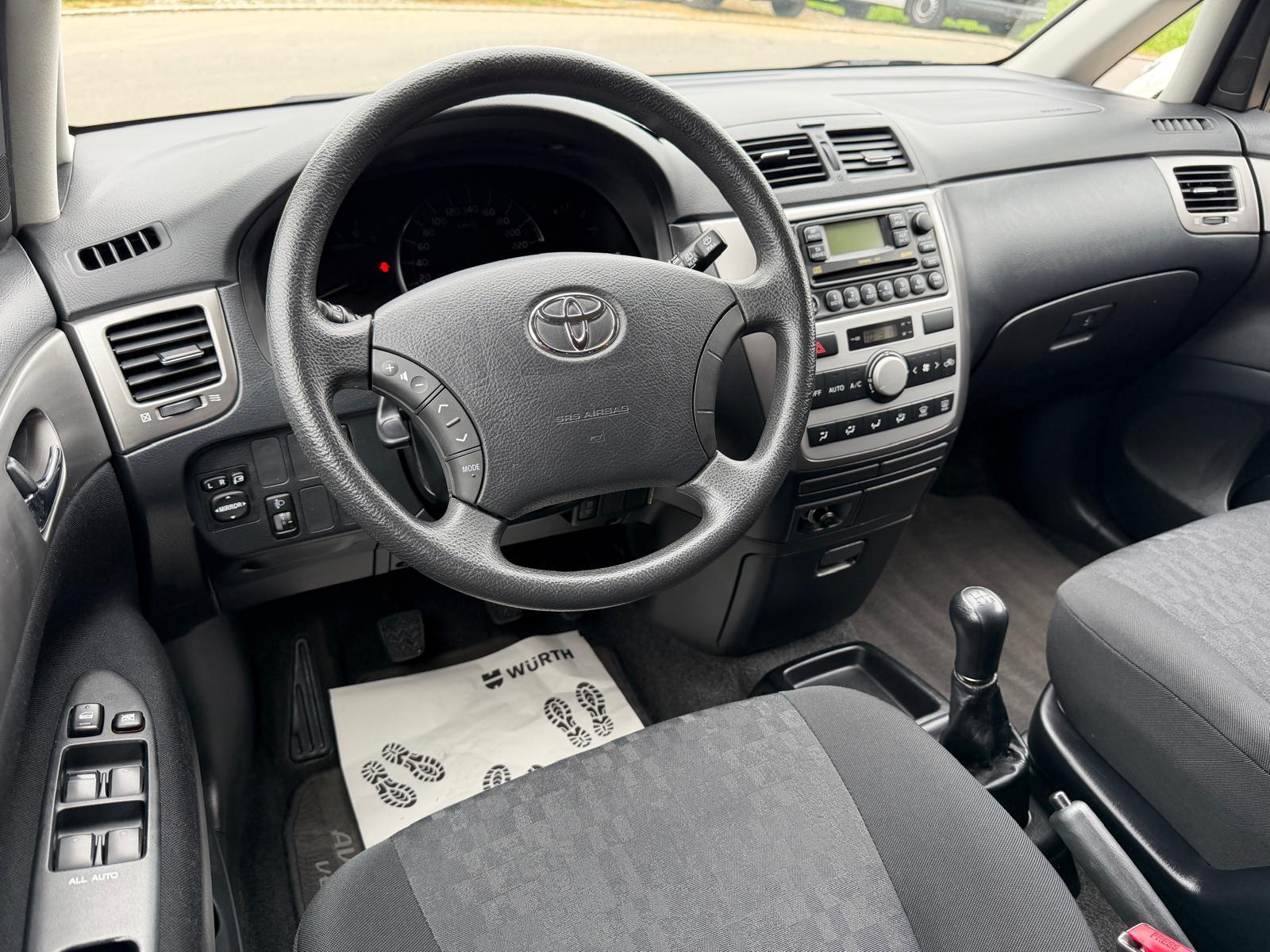 TOYOTA Avensis Verso 2.0 VVT-i Linea Terra-image-5