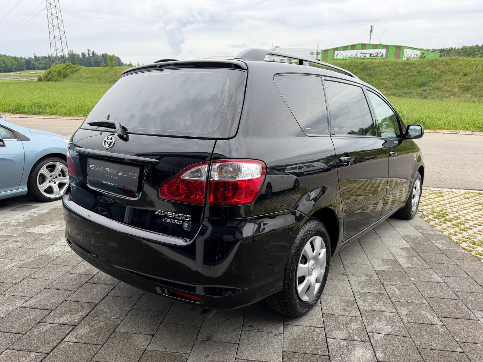 TOYOTA Avensis Verso 2.0 VVT-i Linea Terra-image-6