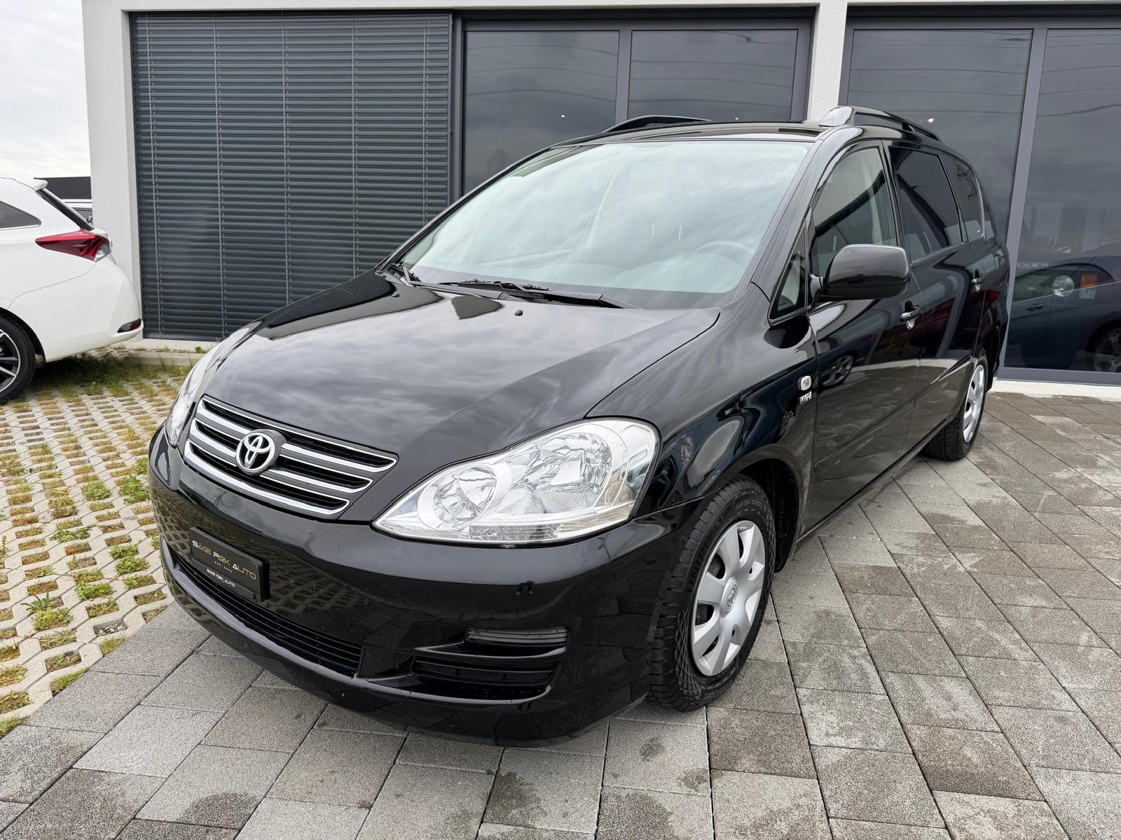 TOYOTA Avensis Verso 2.0 VVT-i Linea Terra