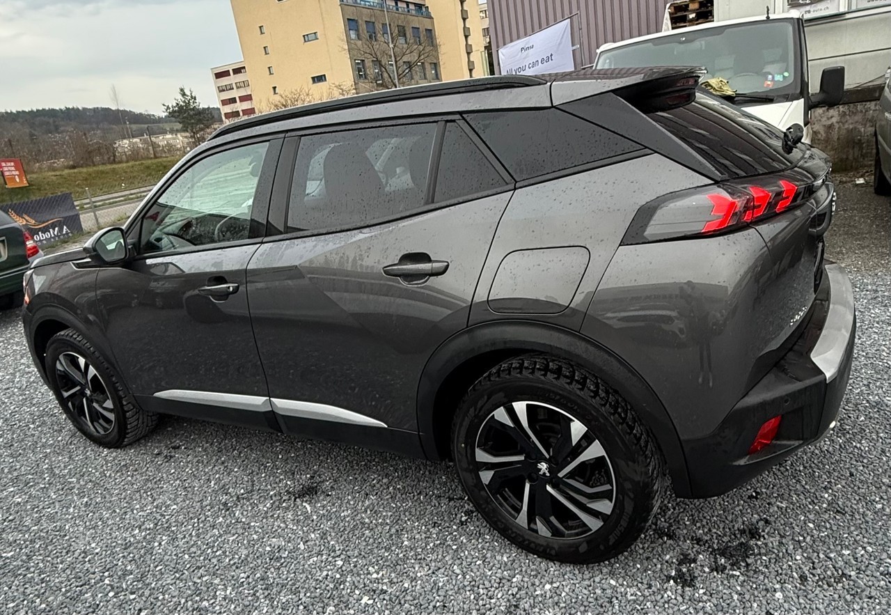 PEUGEOT 2008 1.2 PureTech Active Pack EAT8-image-4
