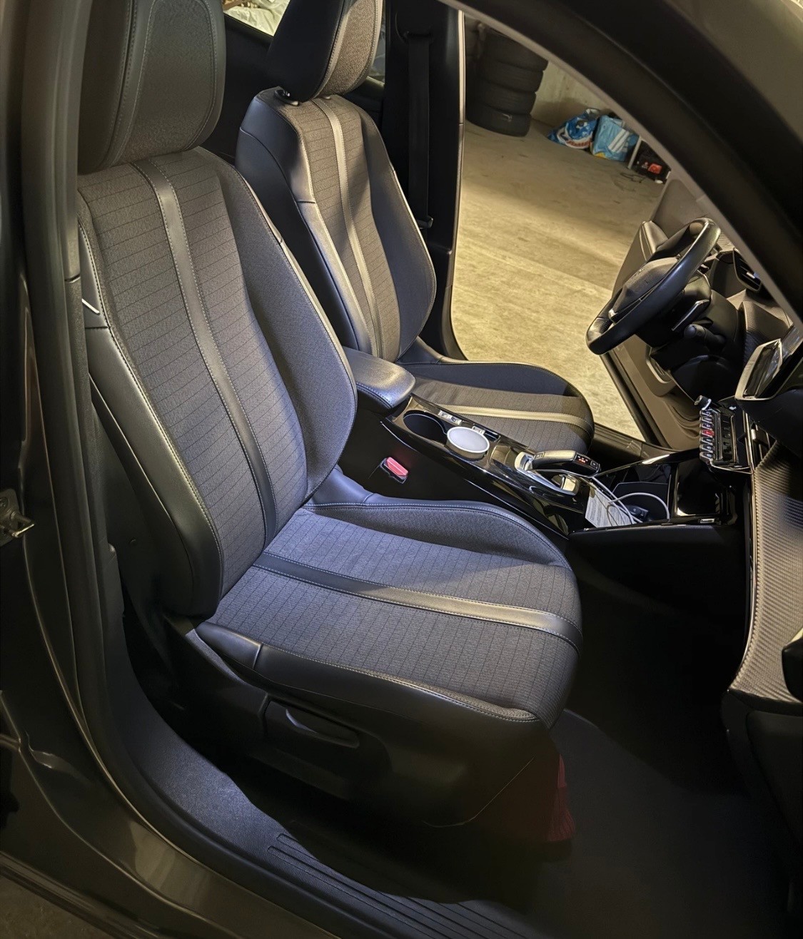 PEUGEOT 2008 1.2 PureTech Active Pack EAT8-image-11