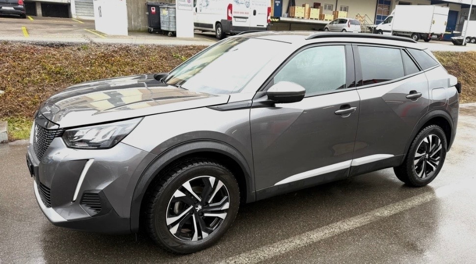 PEUGEOT 2008 1.2 PureTech Active Pack EAT8-image-1