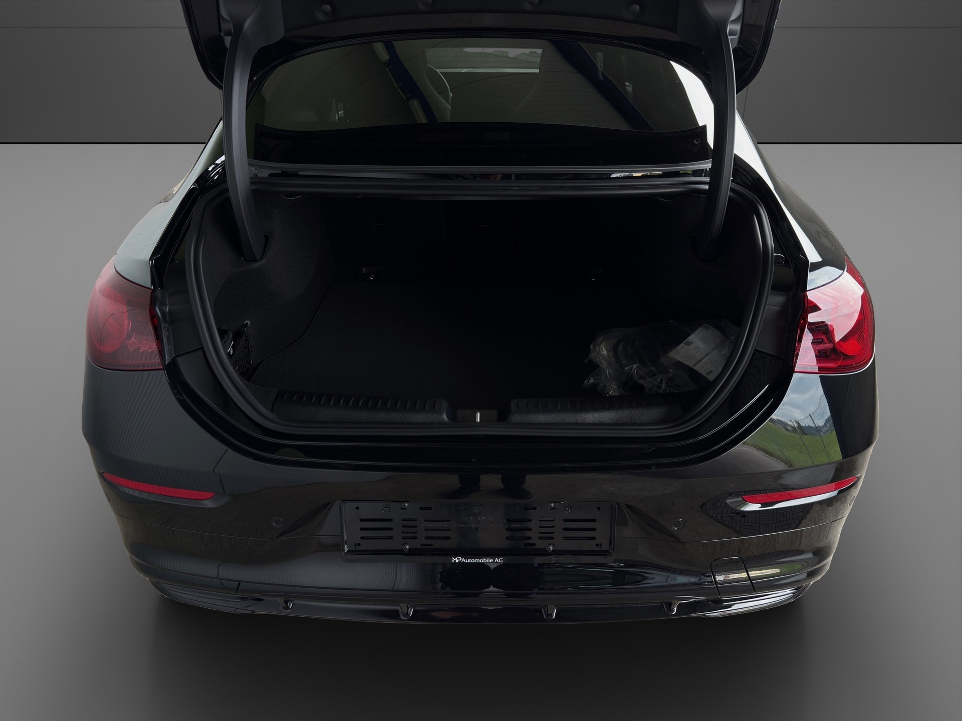 MERCEDES-BENZ CLA 250+ 85 kWh EQ-showroom-element-3