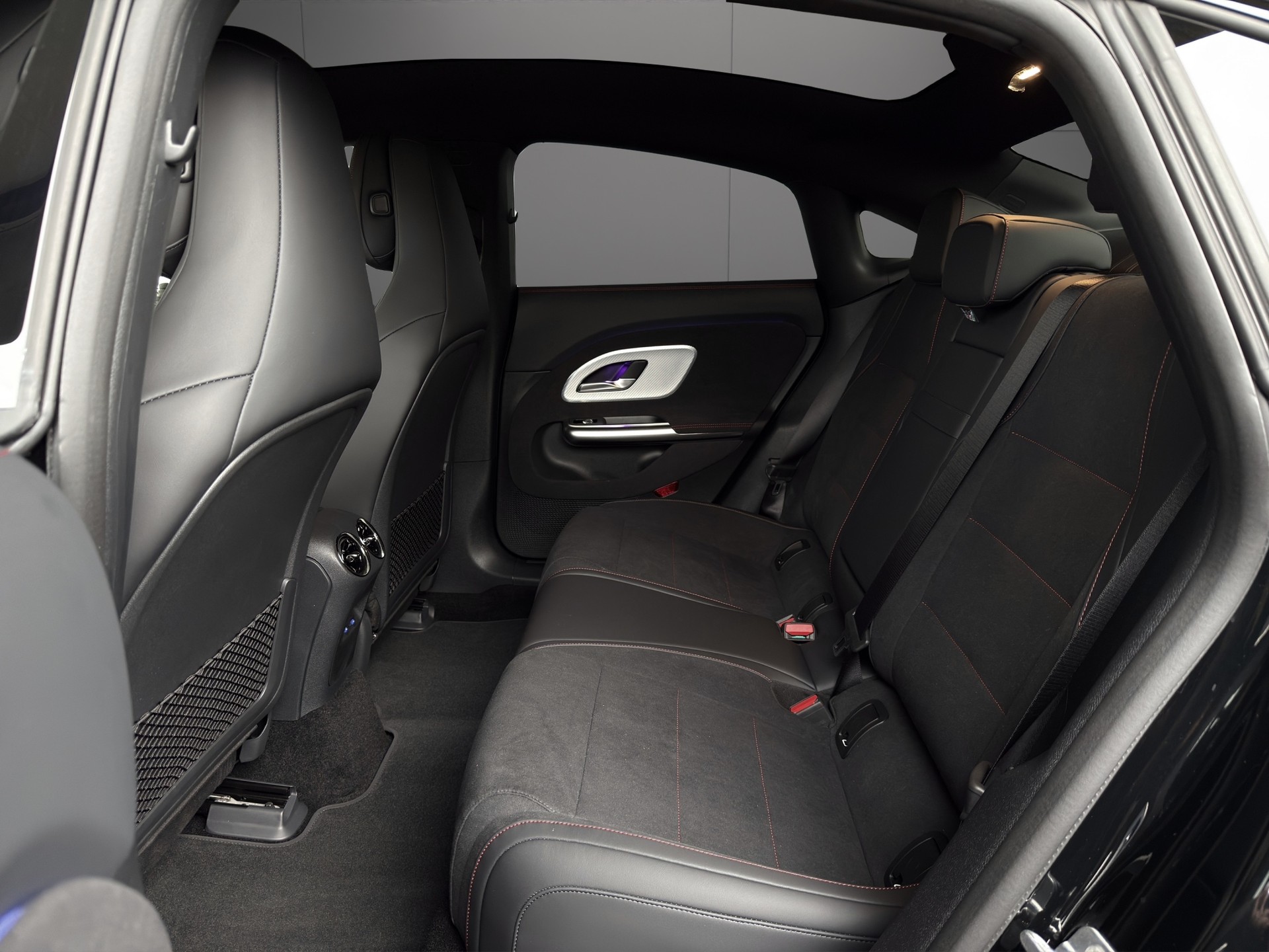 MERCEDES-BENZ CLA 250+ 85 kWh EQ-image-8