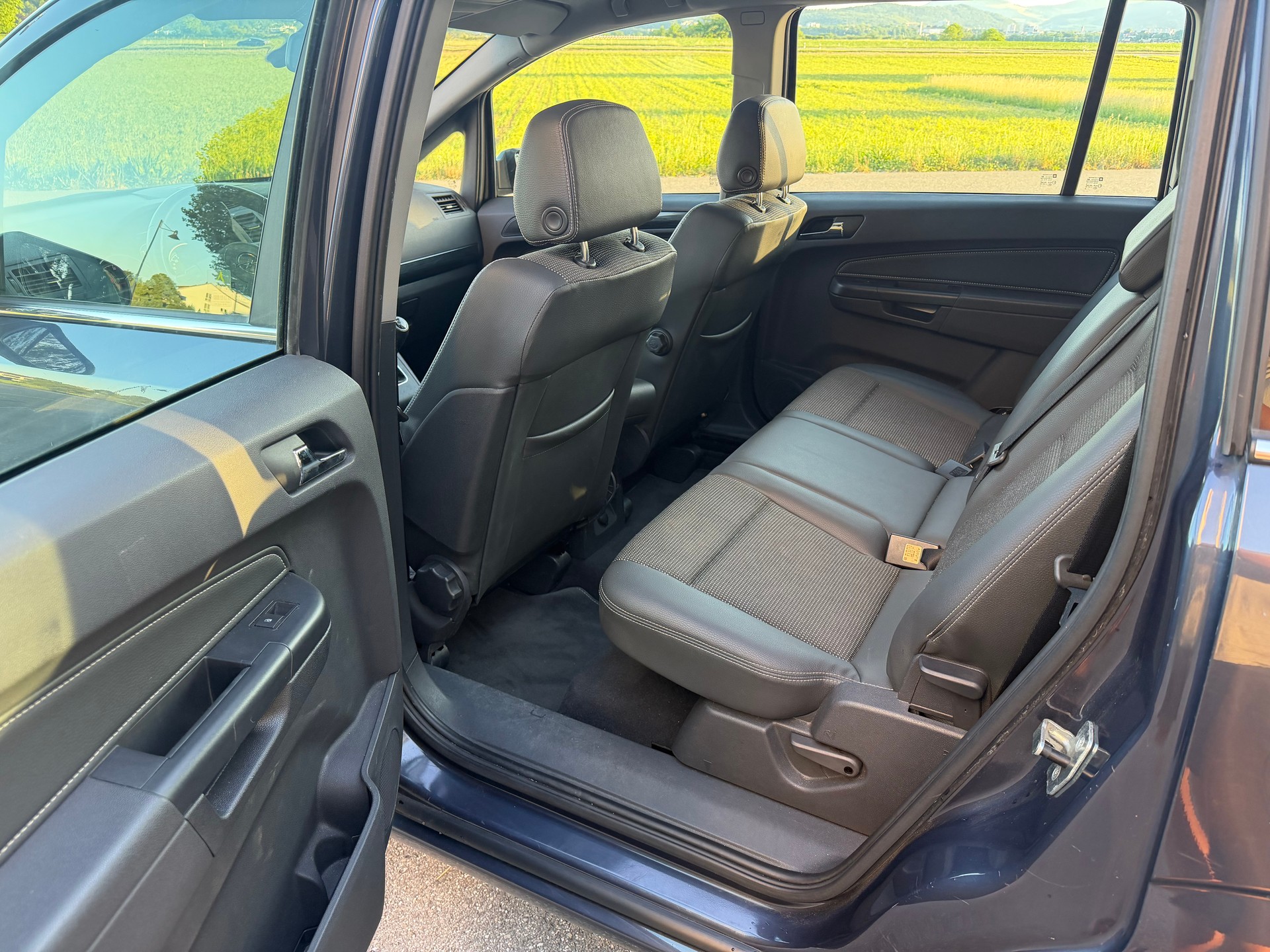 OPEL Zafira 1.9 CDTI Cosmo ***FRISCH AB MFK***-image-14
