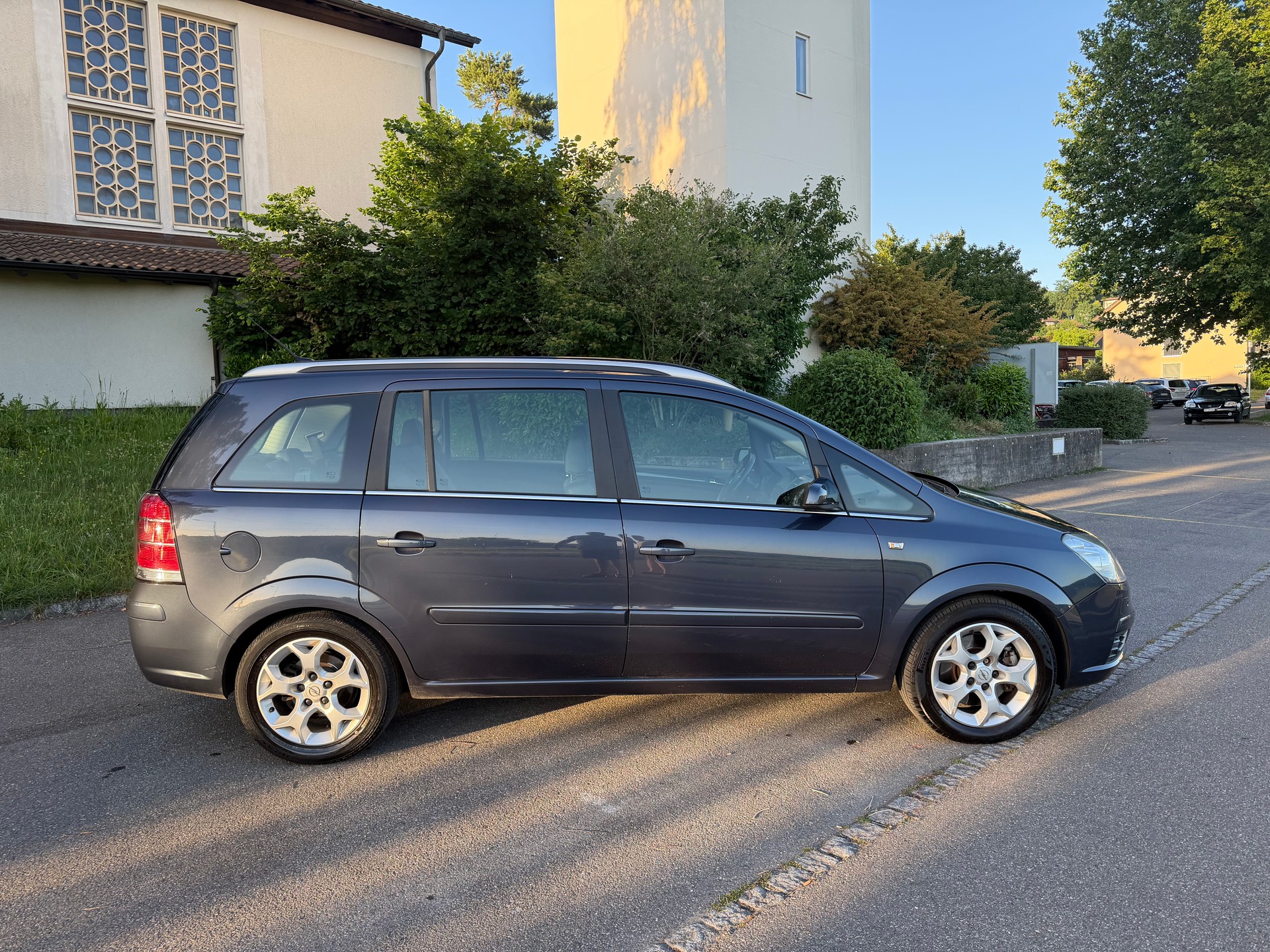 OPEL Zafira 1.9 CDTI Cosmo ***FRISCH AB MFK***-image-4