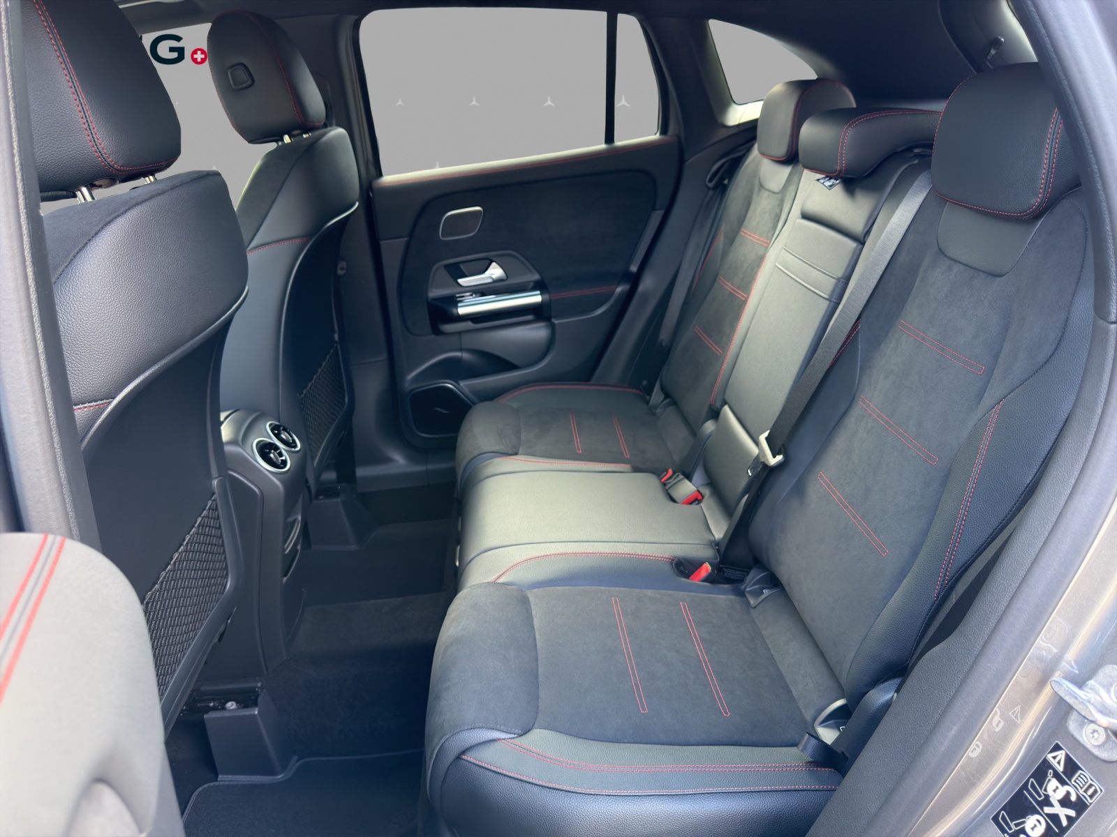 MERCEDES-BENZ GLA 250 4Matic 8G-DCT Swiss Star-image-13