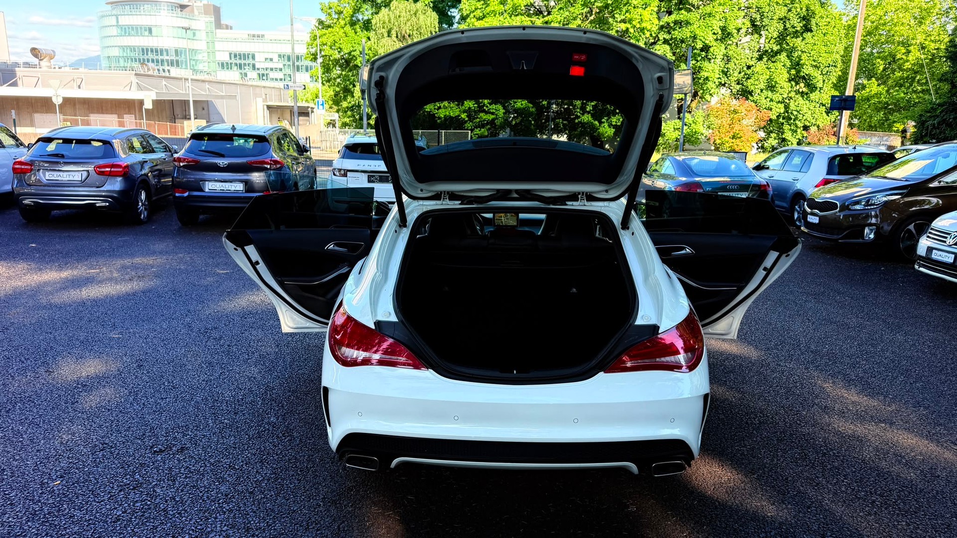 MERCEDES-BENZ CLA Shooting Brake 250 7G-DCT 4Matic-image-11