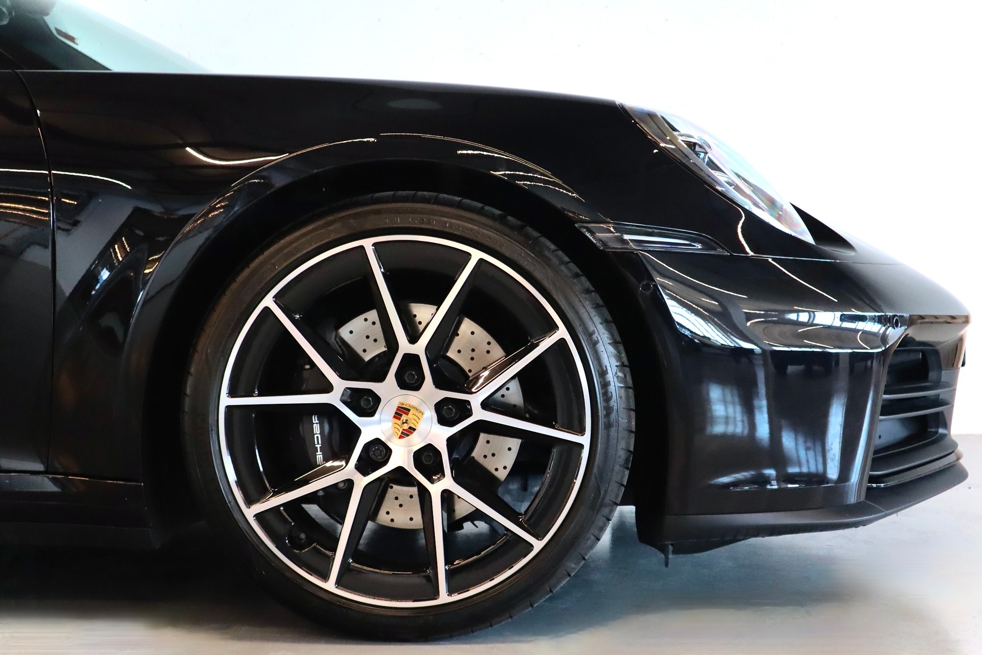 PORSCHE 911 Carrera Cabriolet PDK | CH-FZG | PORSCHE GARANTIE | SPORTAUSPUFF | SPORT CHRONO | SITZBELÜFTUNG | 360° KAMERA-image-5
