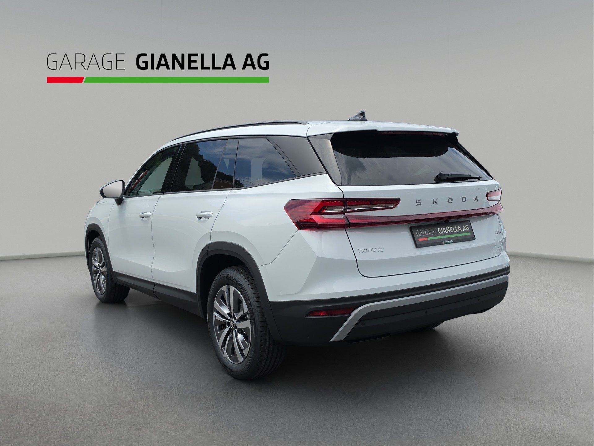 SKODA Kodiaq 2.0 TSI Dynamic 4x4-showroom-element-2