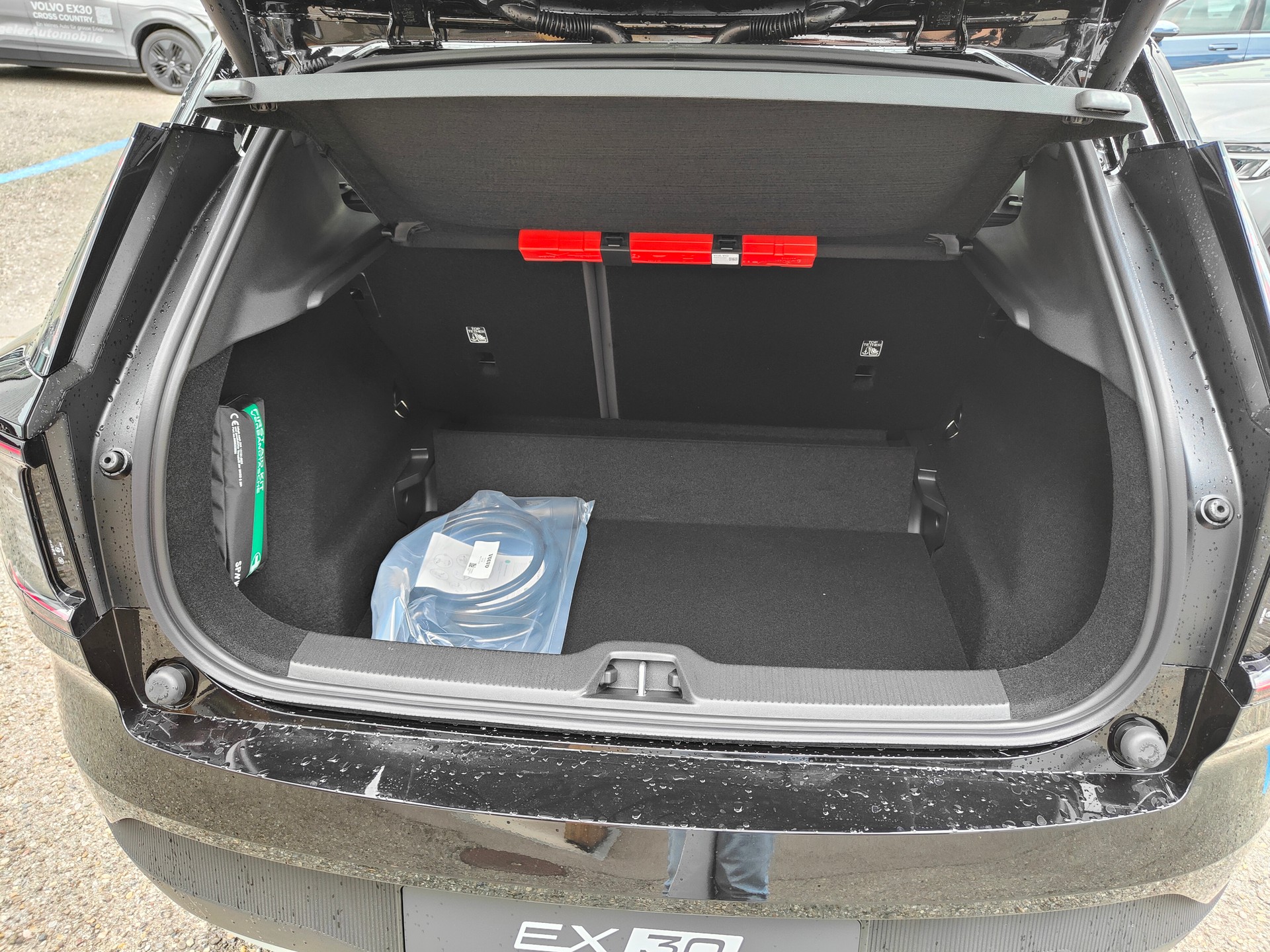 VOLVO EX30 CC E60 Twin Performance AWD-image-13