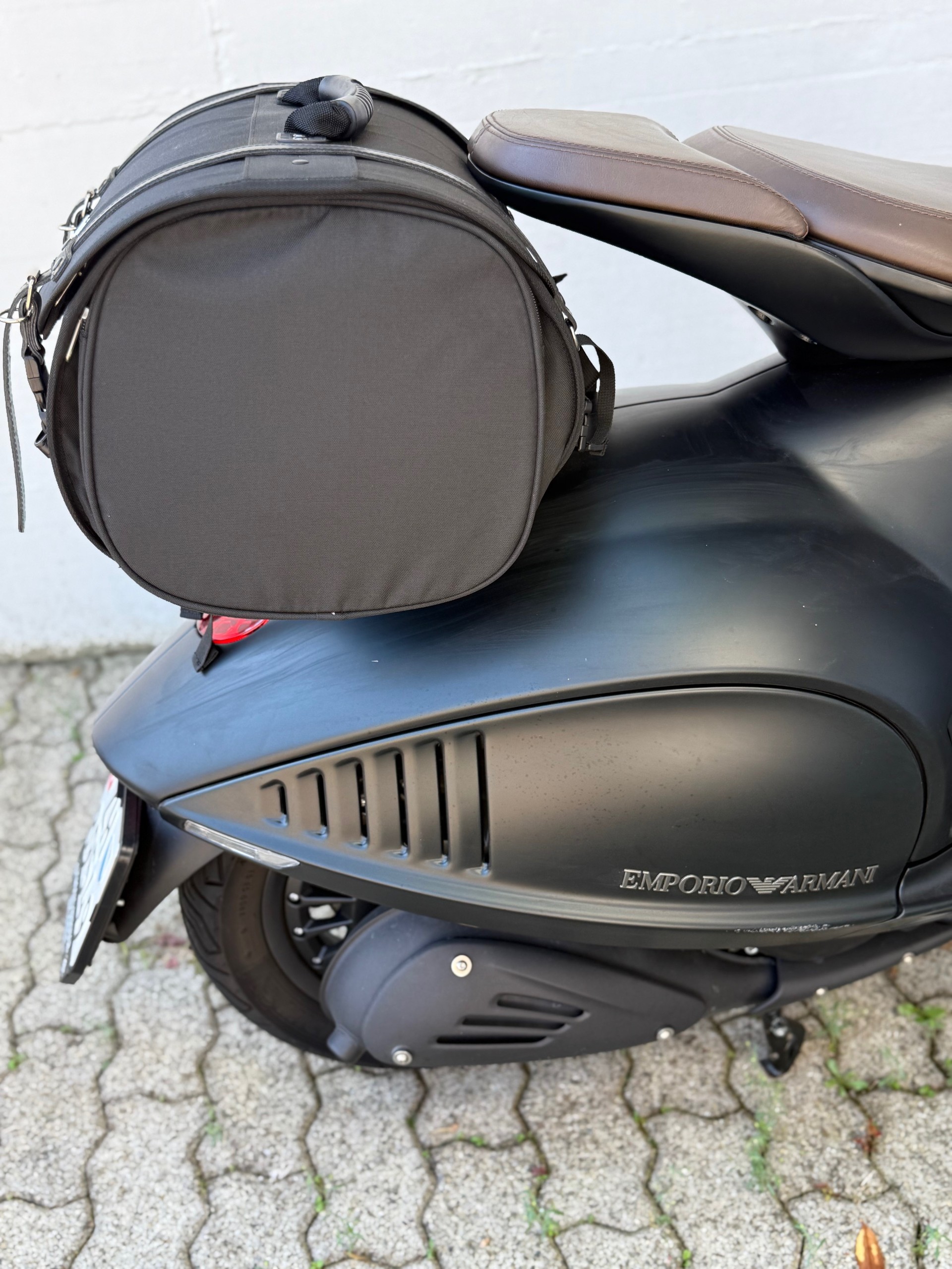PIAGGIO Vespa 946 125 i.e. Emporio Armani ABS-image-4