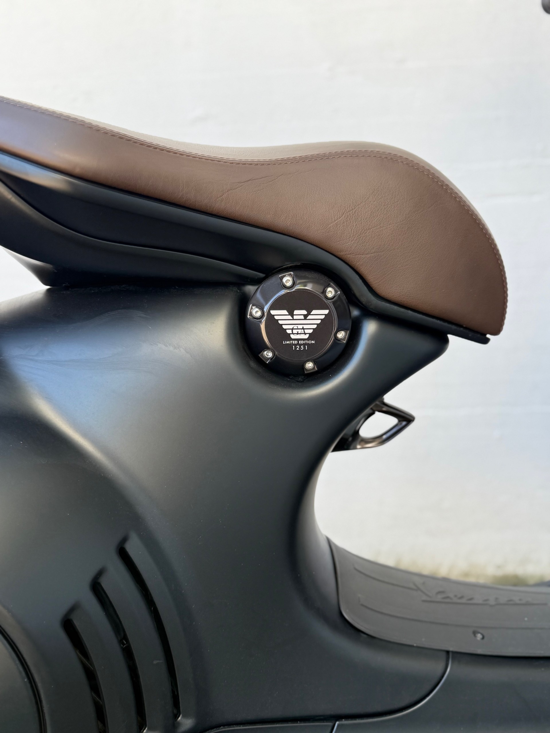 PIAGGIO Vespa 946 125 i.e. Emporio Armani ABS-image-6