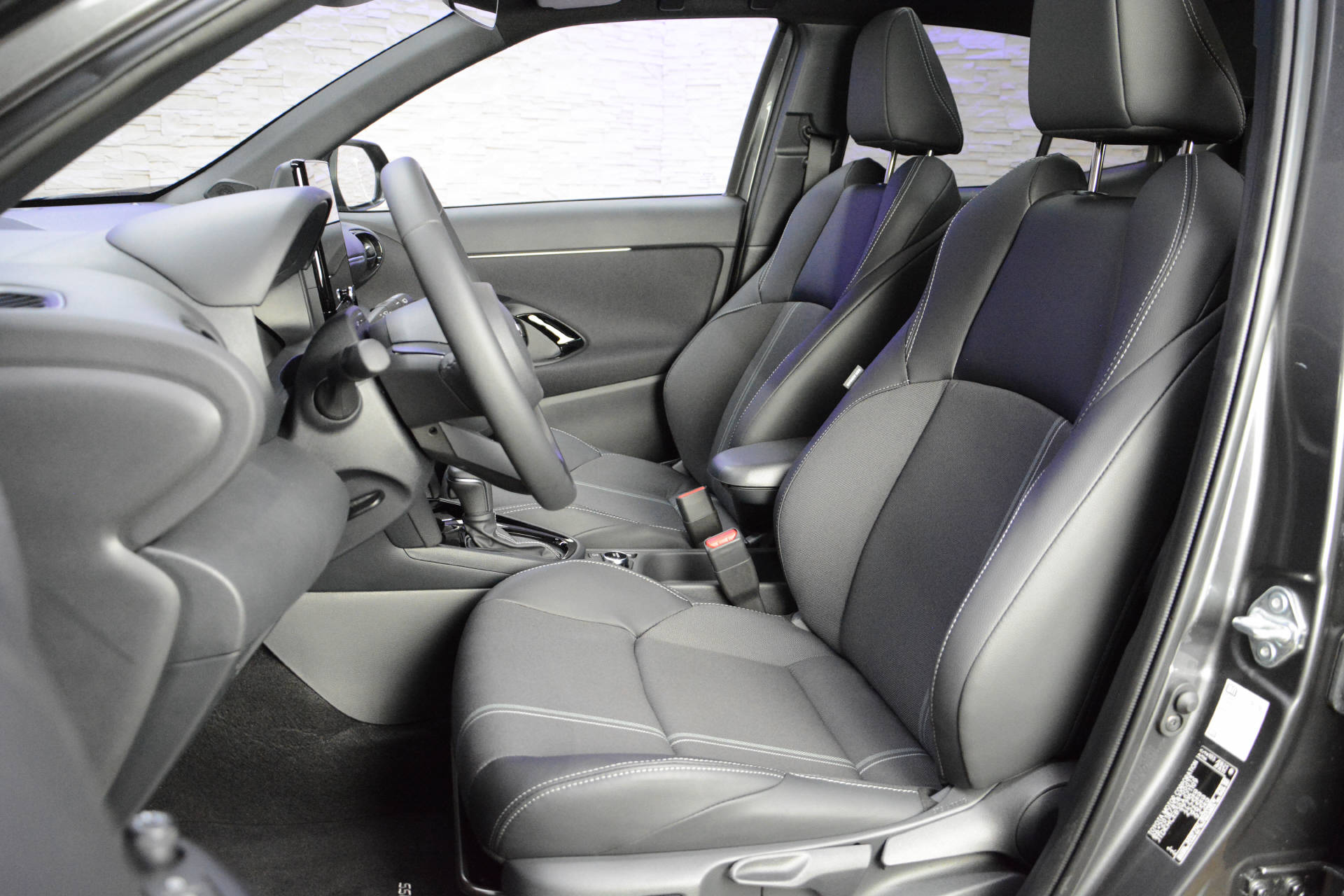 TOYOTA TOYOTA Yaris Cross 1.5 VVT-i HSD Premium AWD-i-image-8