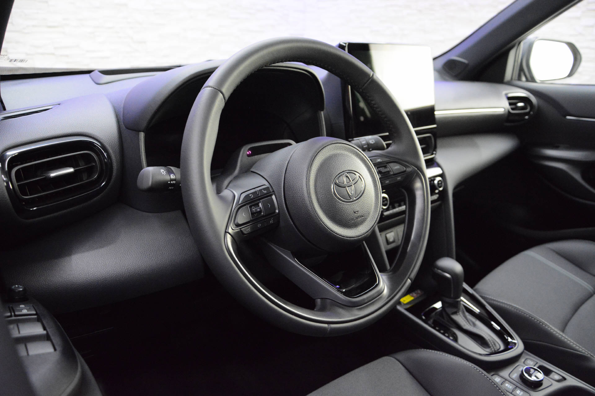 TOYOTA TOYOTA Yaris Cross 1.5 VVT-i HSD Premium AWD-i-image-10