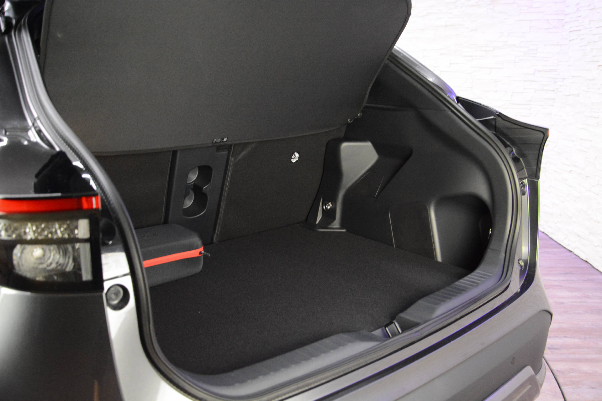 TOYOTA TOYOTA Yaris Cross 1.5 VVT-i HSD Premium AWD-i-image-21