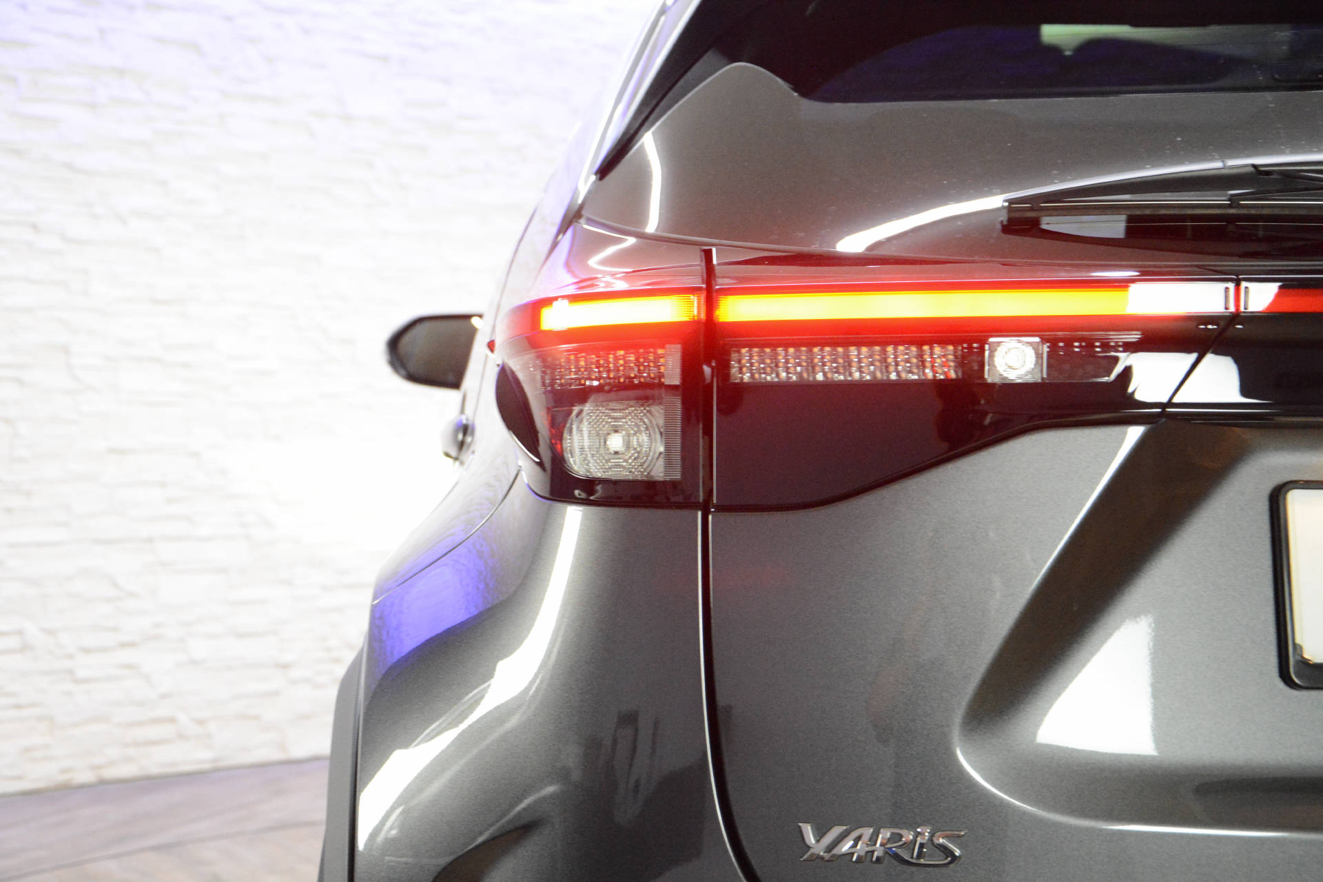 TOYOTA TOYOTA Yaris Cross 1.5 VVT-i HSD Premium AWD-i-image-22
