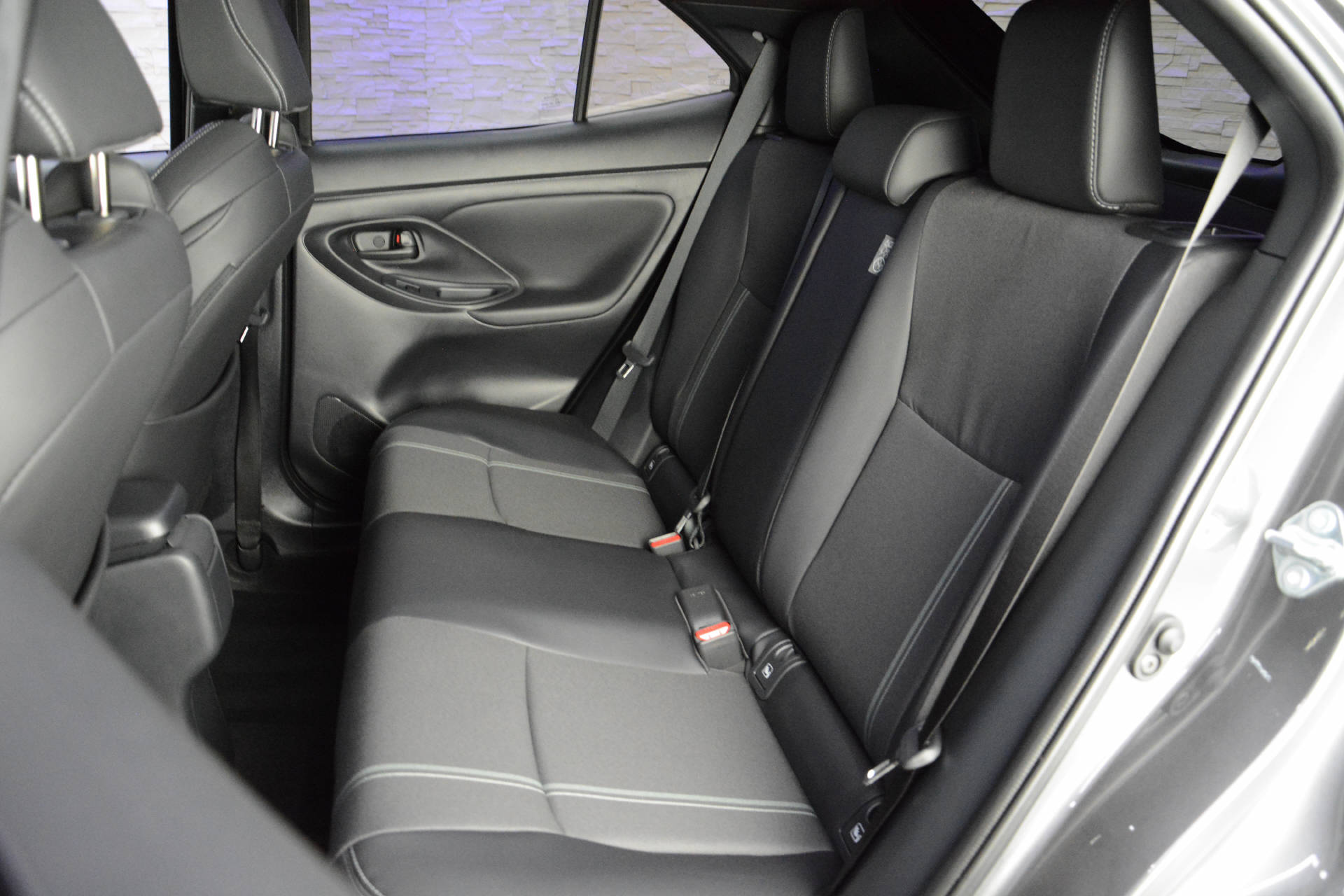 TOYOTA TOYOTA Yaris Cross 1.5 VVT-i HSD Premium AWD-i-image-9
