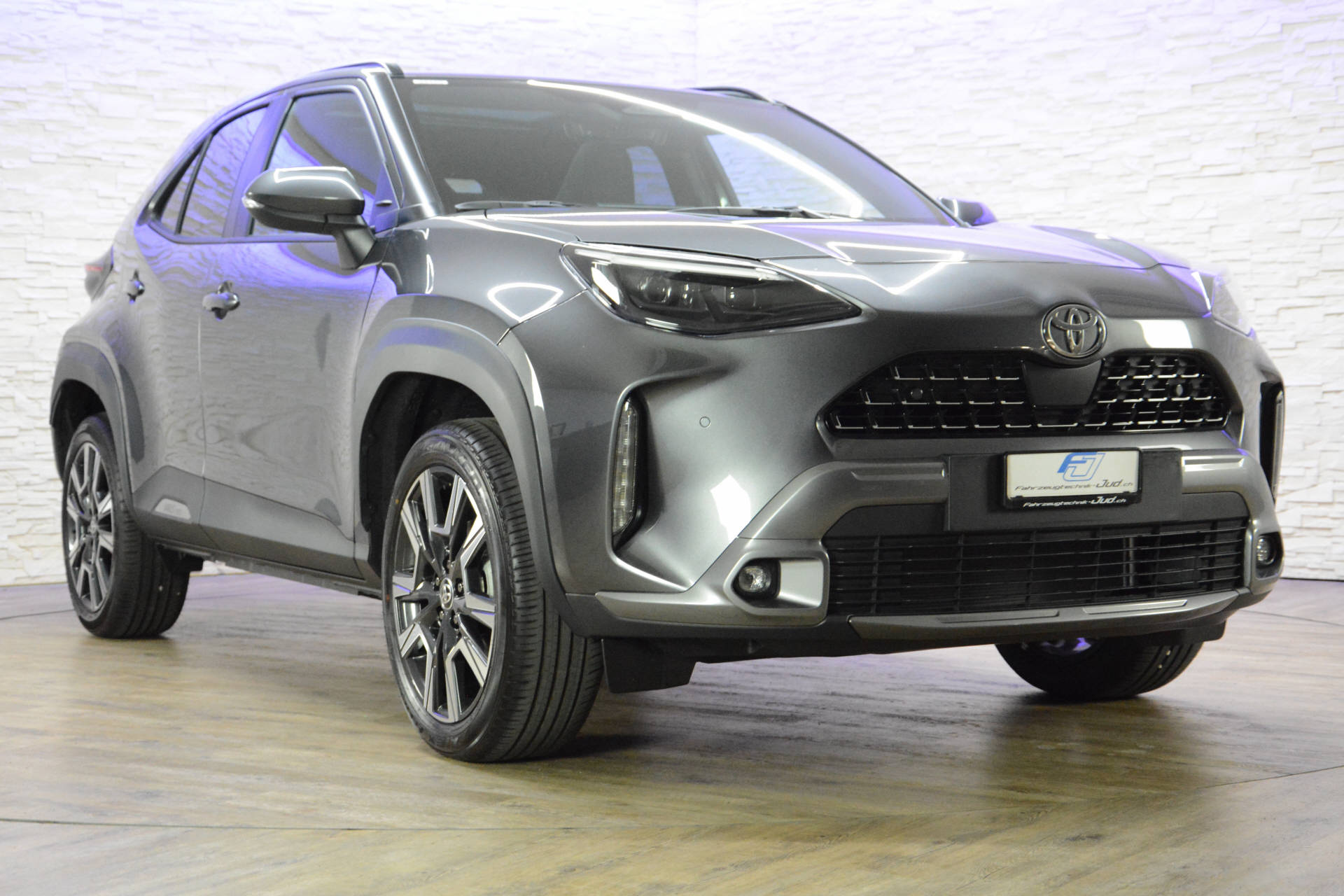 TOYOTA TOYOTA Yaris Cross 1.5 VVT-i HSD Premium AWD-i-showroom-element-1