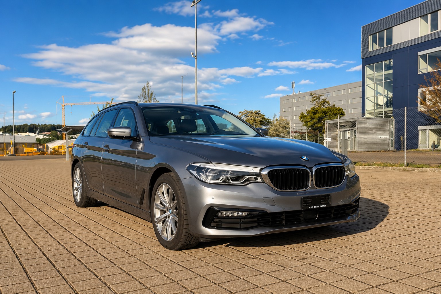 BMW 520d xDrive Touring Sport Line Steptronic-image-4